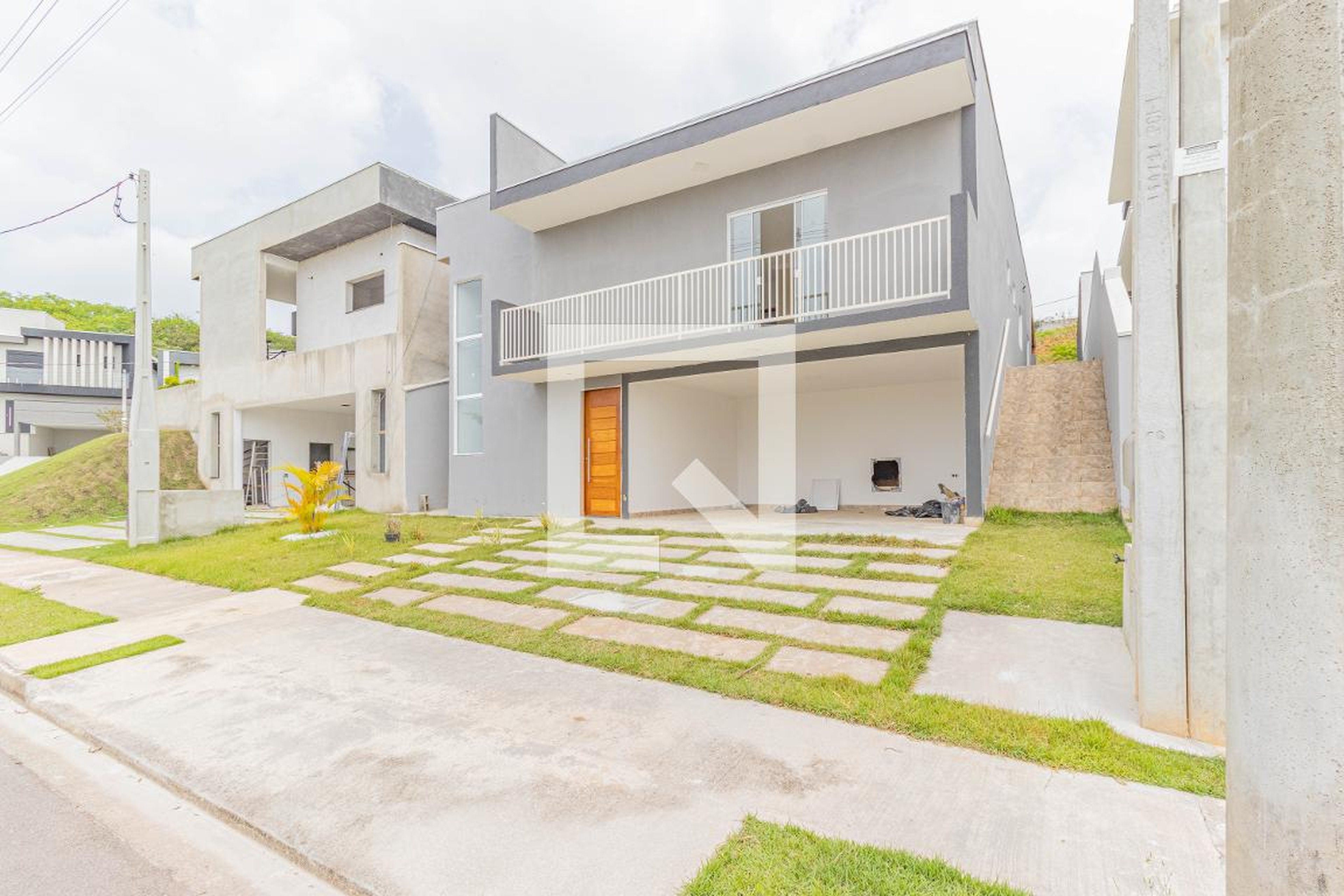 Fachada Condomínio em Rua Lavandas, 31