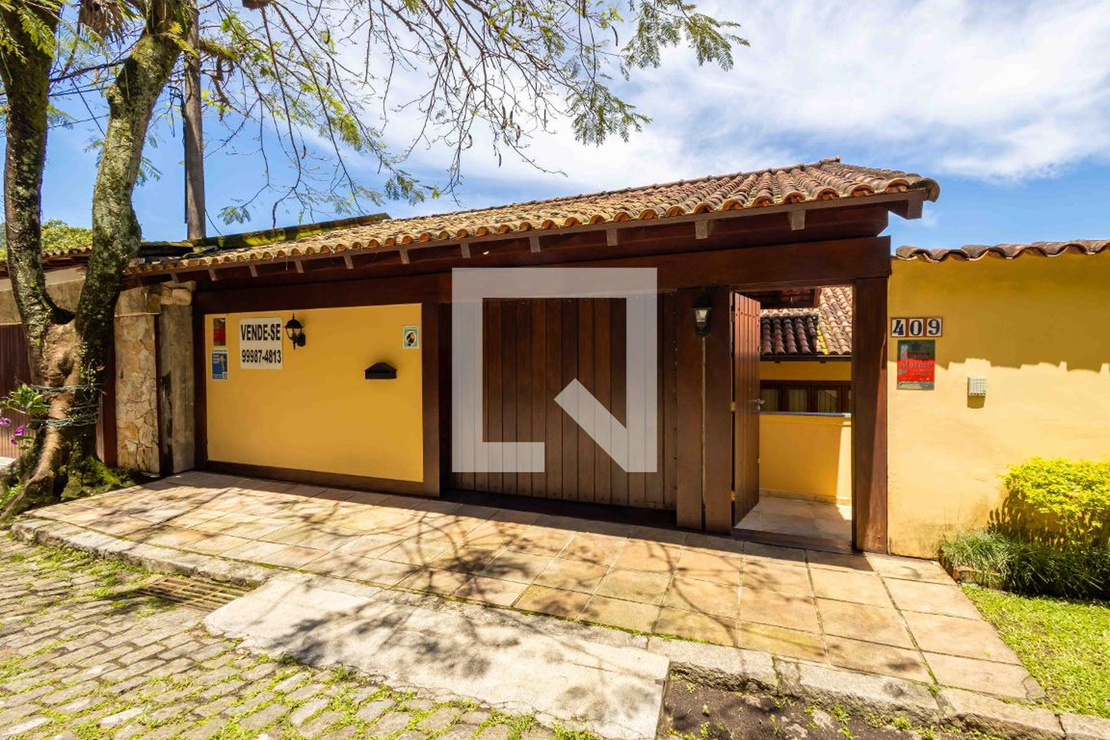 Fachada Condomínio em Rua Santa Glafira, 481