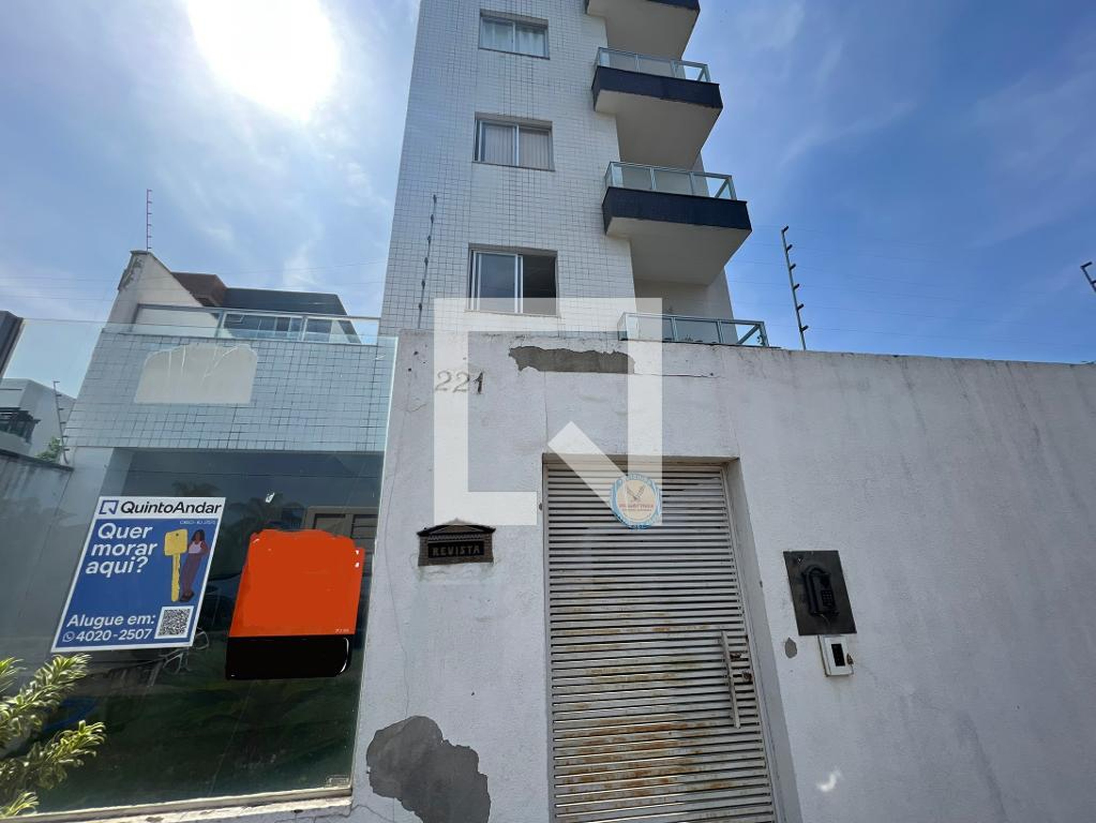 Fachada Condomínio em Avenida José dos Santos Diniz, 221