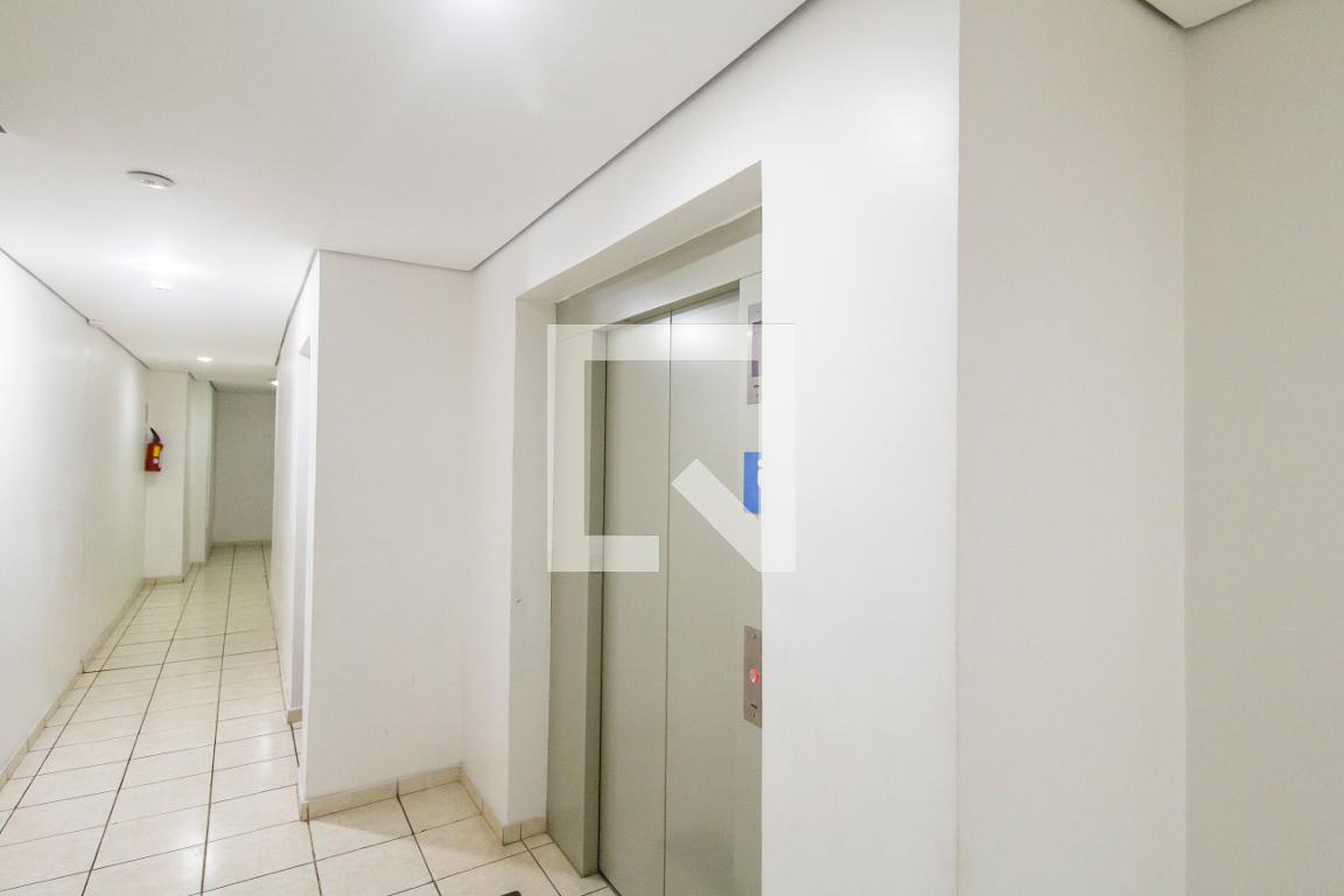 Entrada Condomínio em Estrada das Pitas, 252