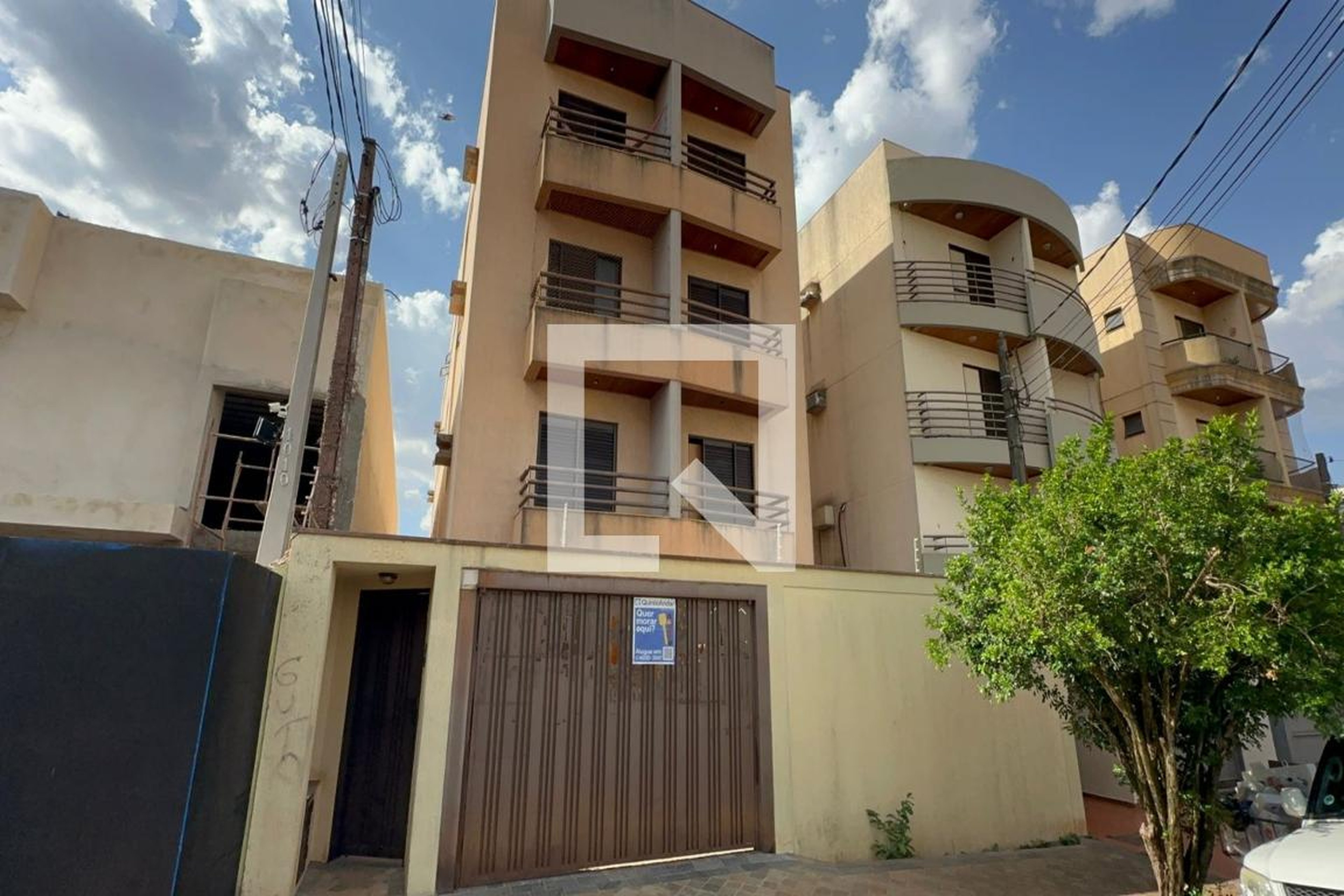 Fachada Condomínio em Rua Chile, 996