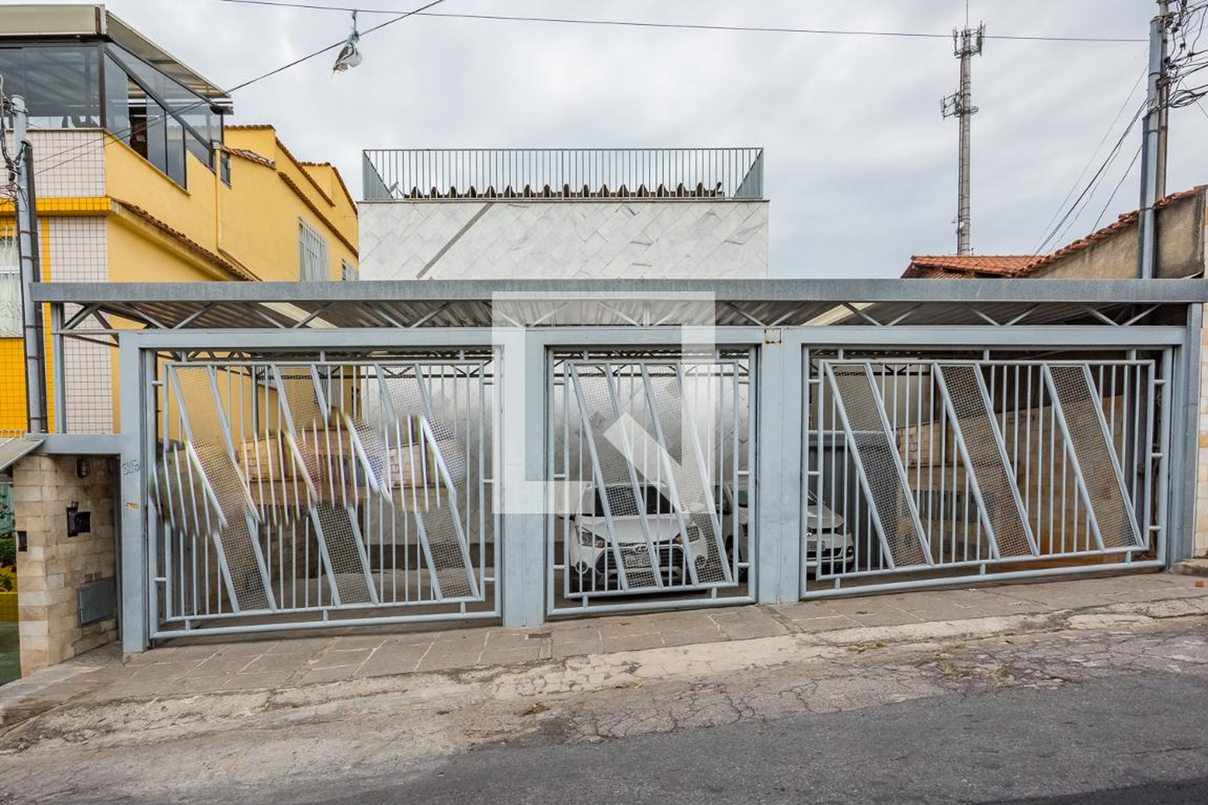 Fachada Condomínio em Rua Padre Leopoldo Bretano, 319