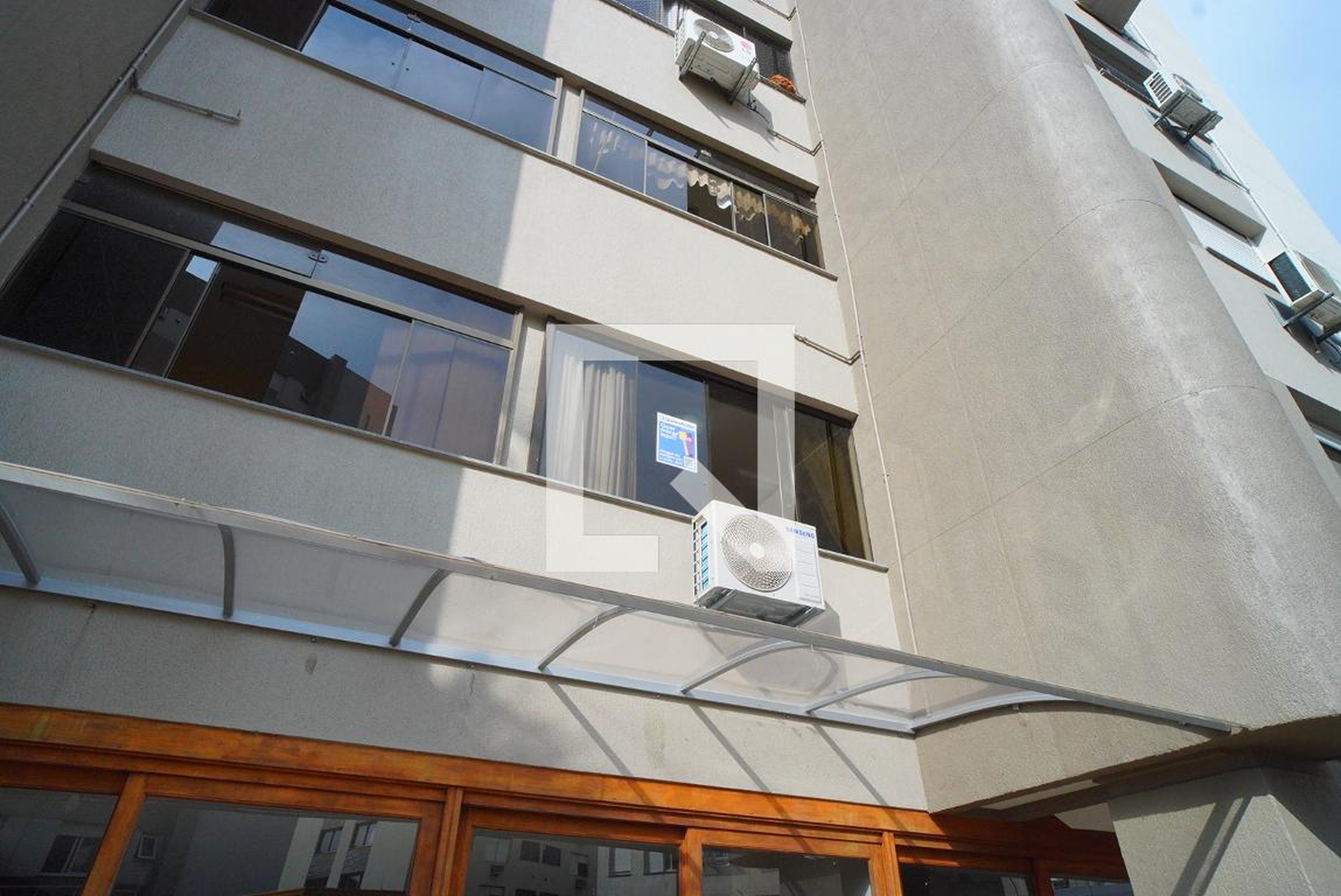 Fachada Condomínio em Rua Cipó, 705