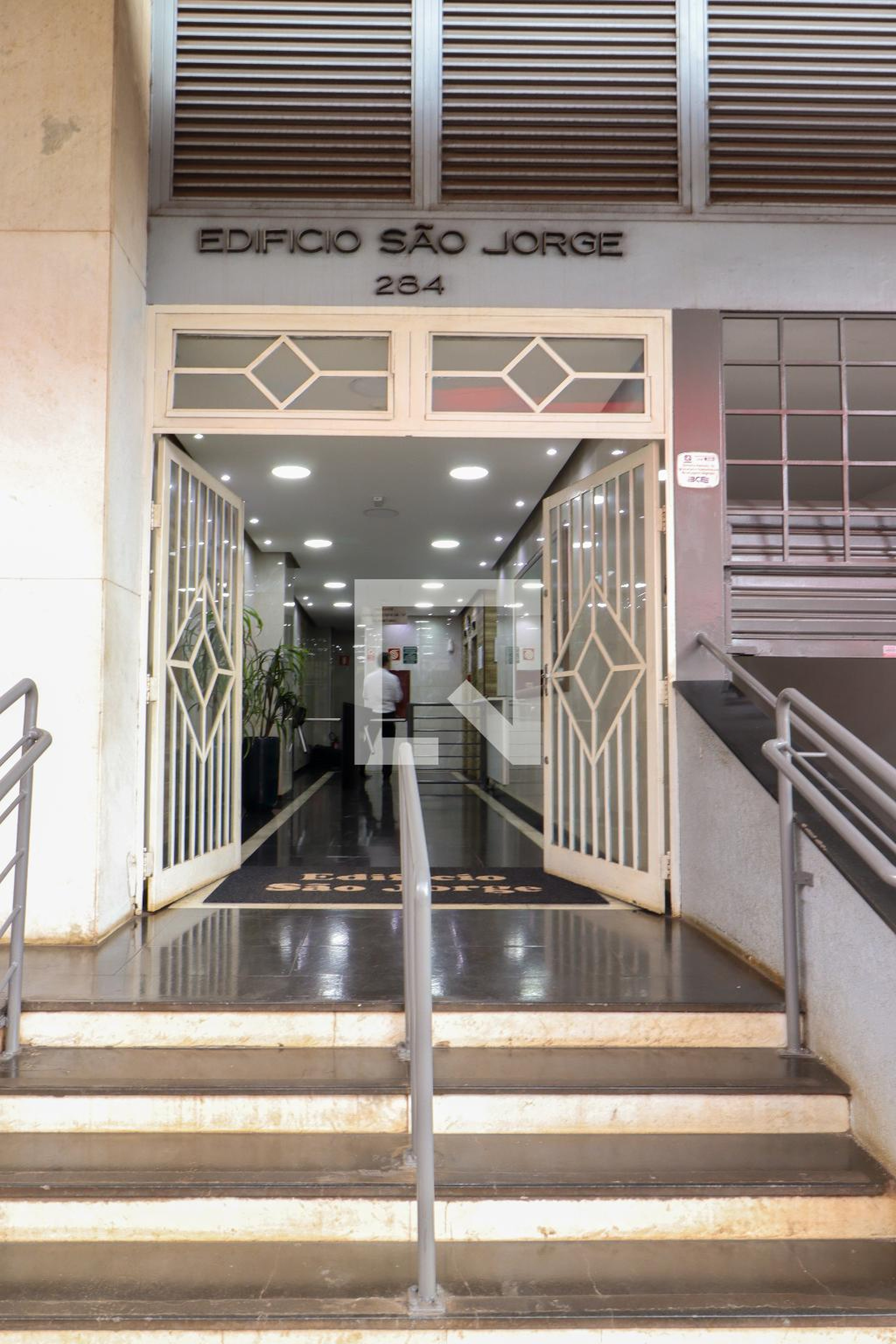 Fachada Condomínio em Rua Américo Brasiliense, 284