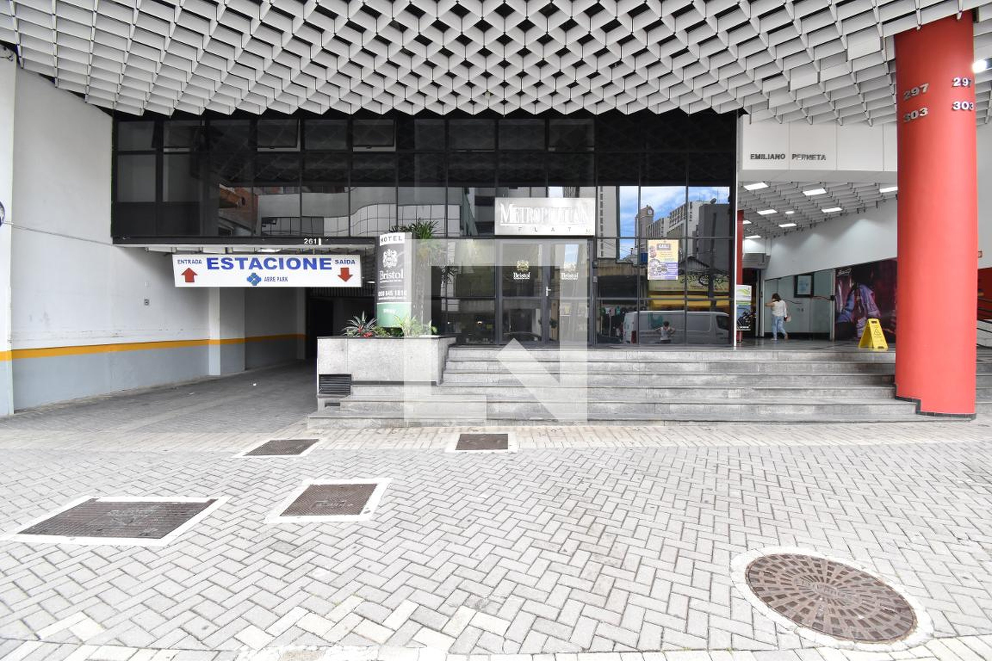 Fachada Condomínio Bristol Metropolitan Hotel