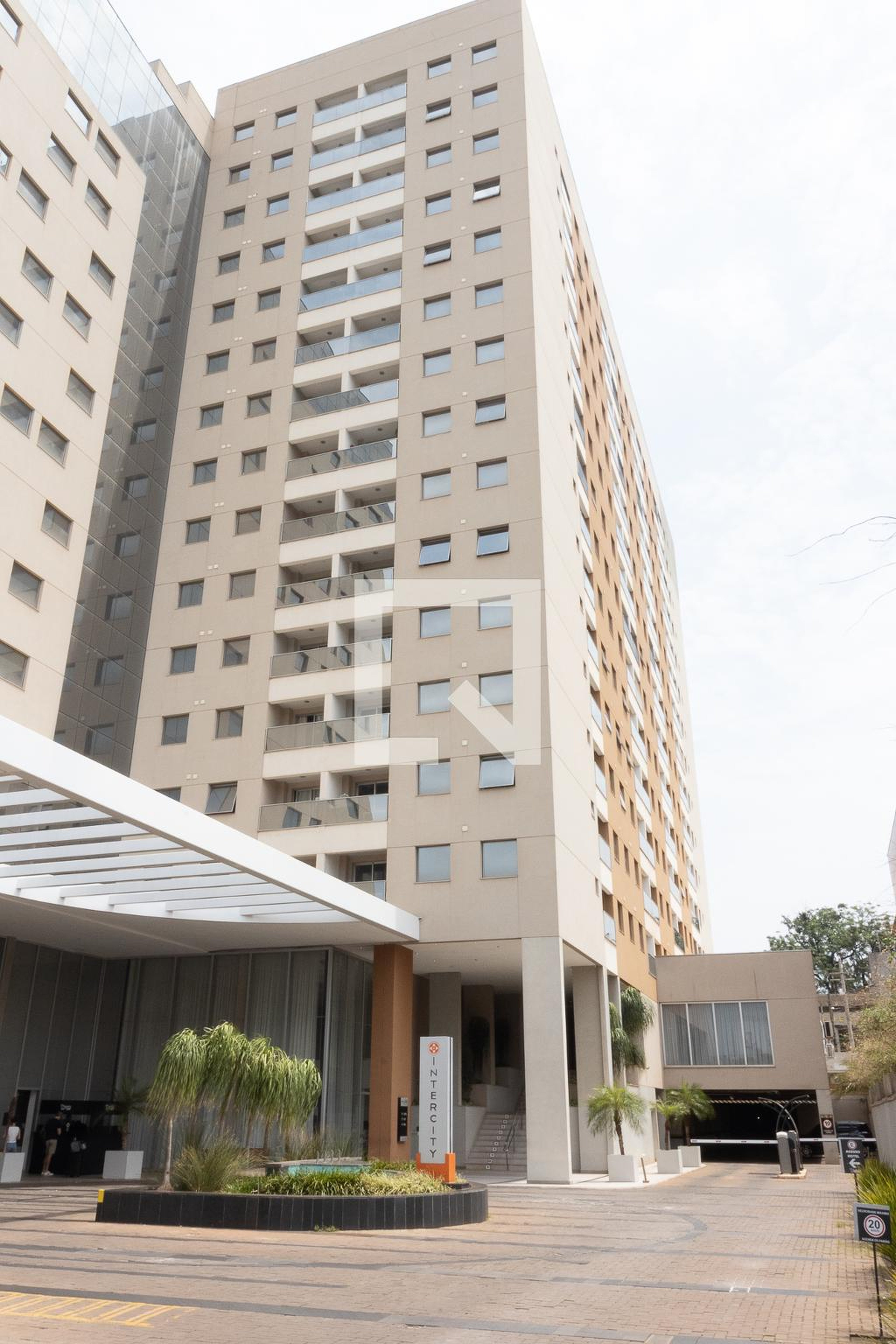 Fachada Condomínio em Avenida Presidente Kennedy, 1635