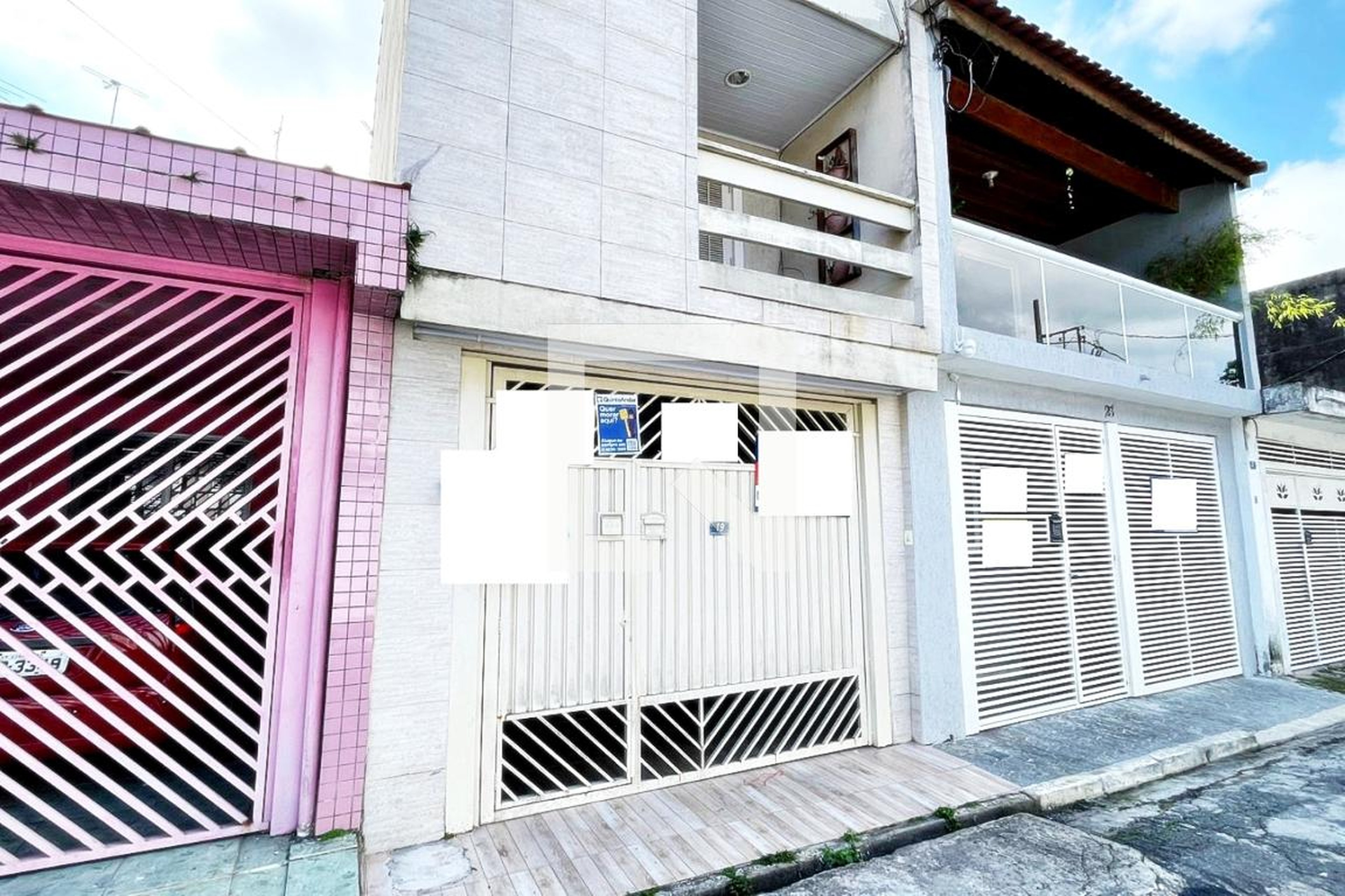 Fachada Condomínio em Rua Cascatinha, 19