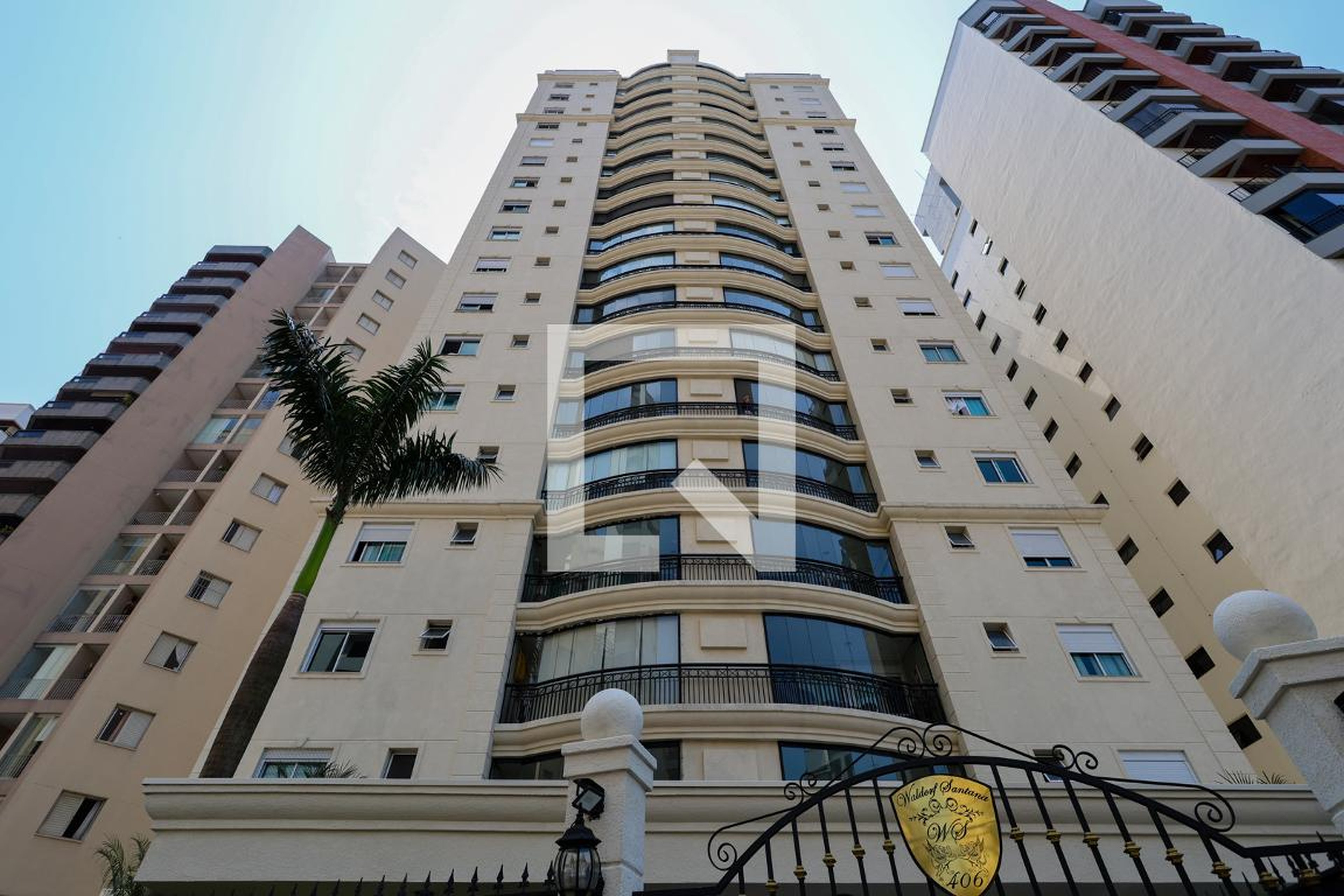 Fachada do prédio Condomínio Waldorf Santana