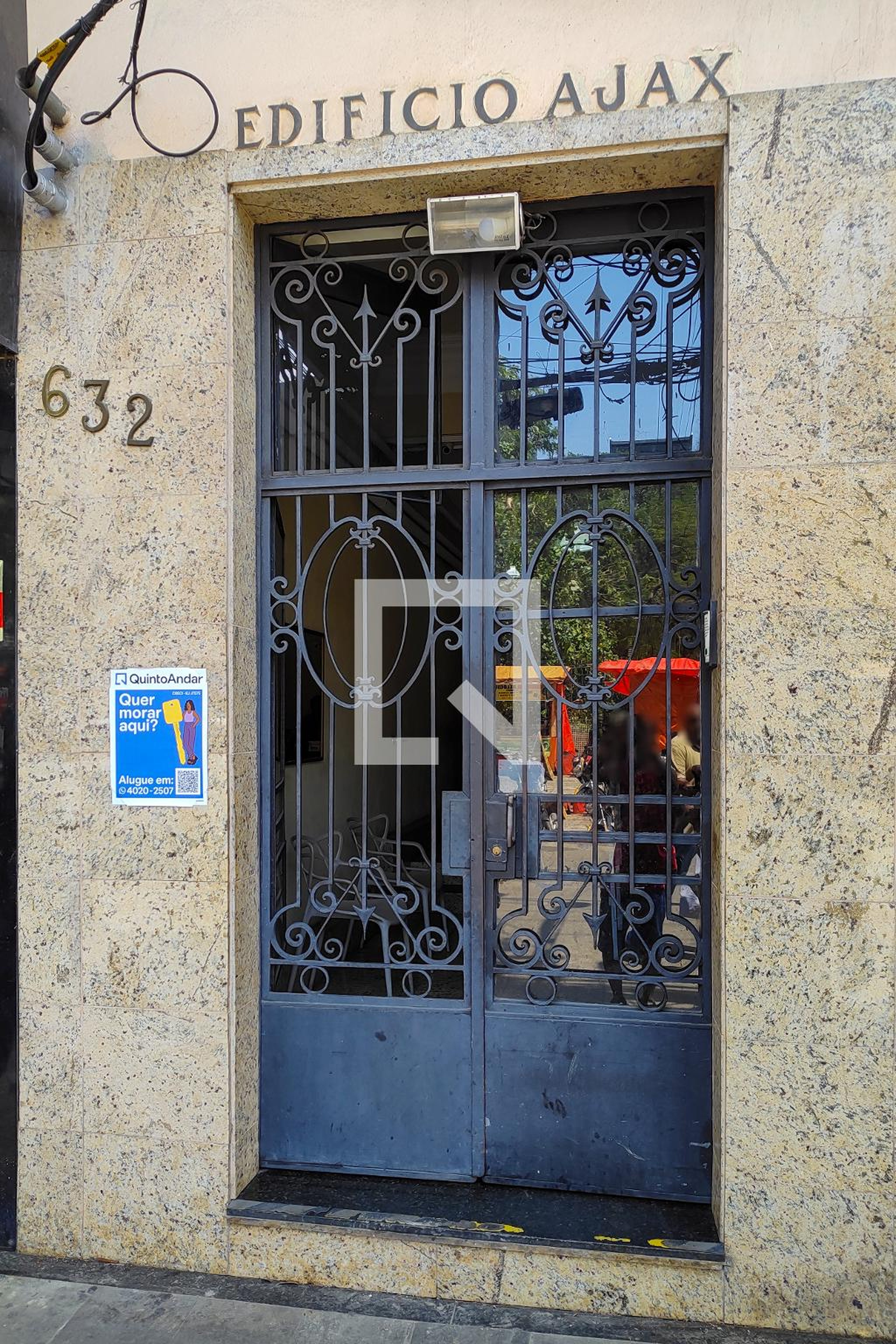 Fachada do Prédio Condomínio Ajax