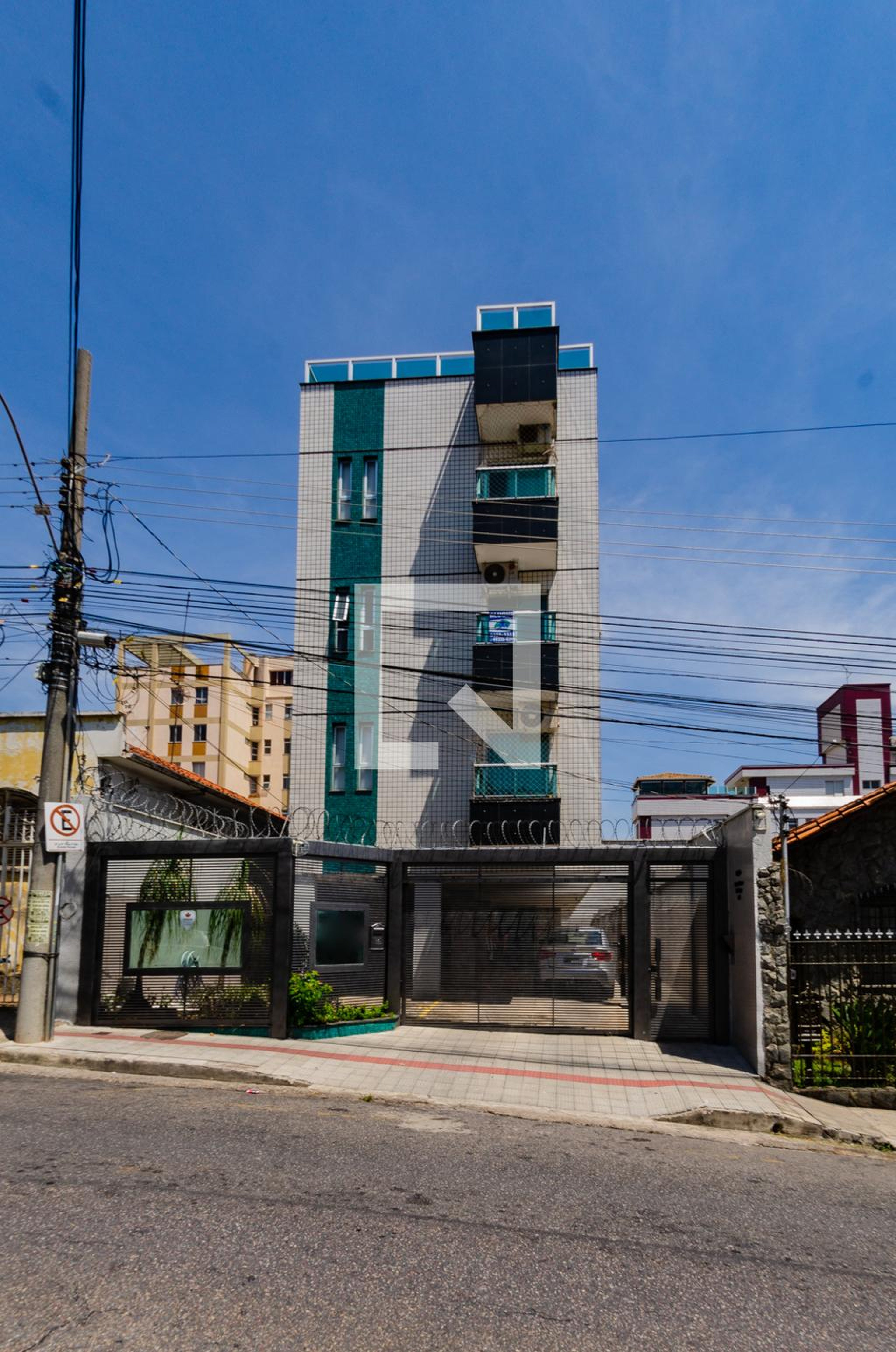 Fachada Condomínio em Rua Sabinópolis, 141