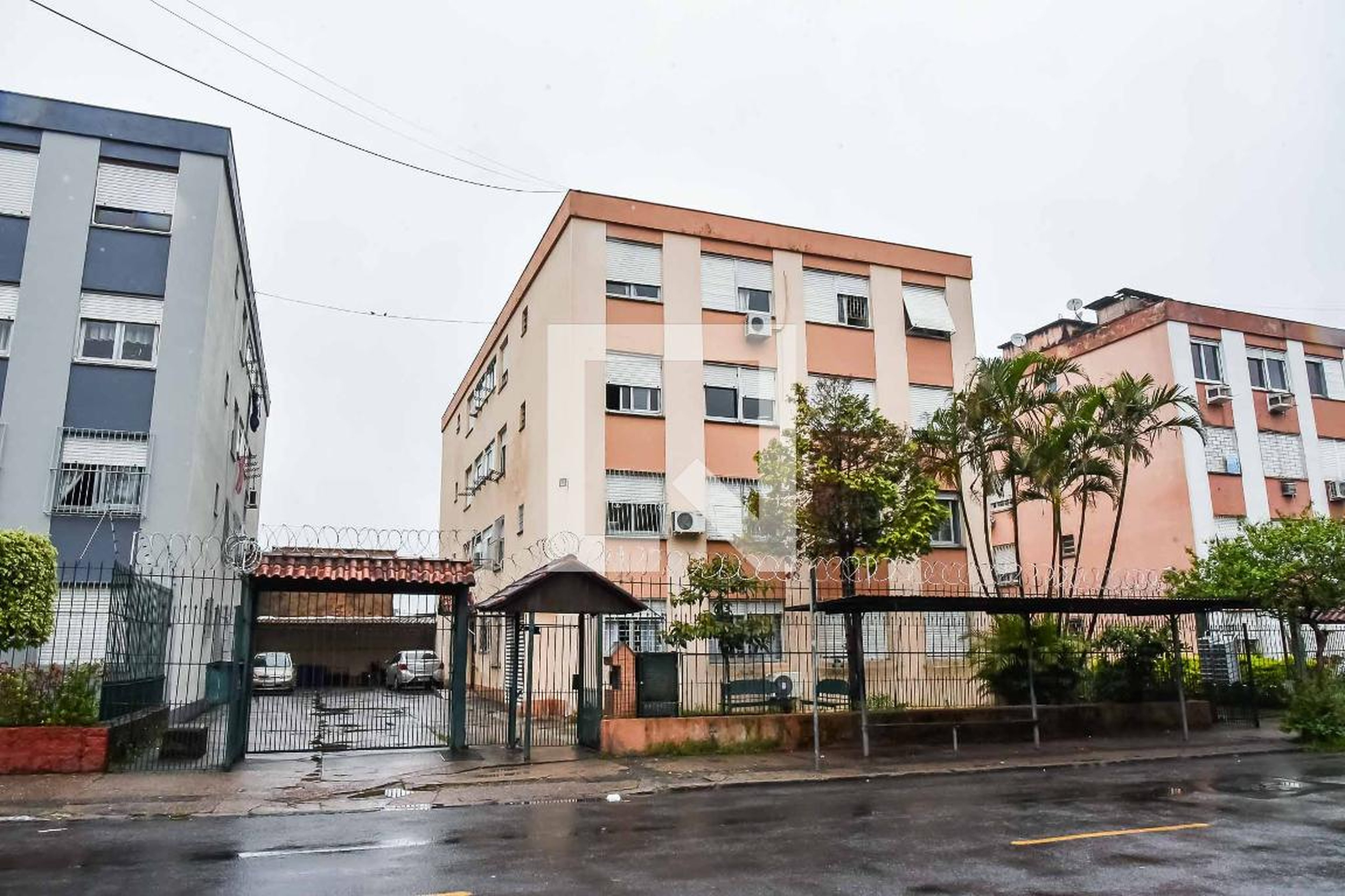 Fachada Condomínio em Rua Doutor Vargas Neto, 350