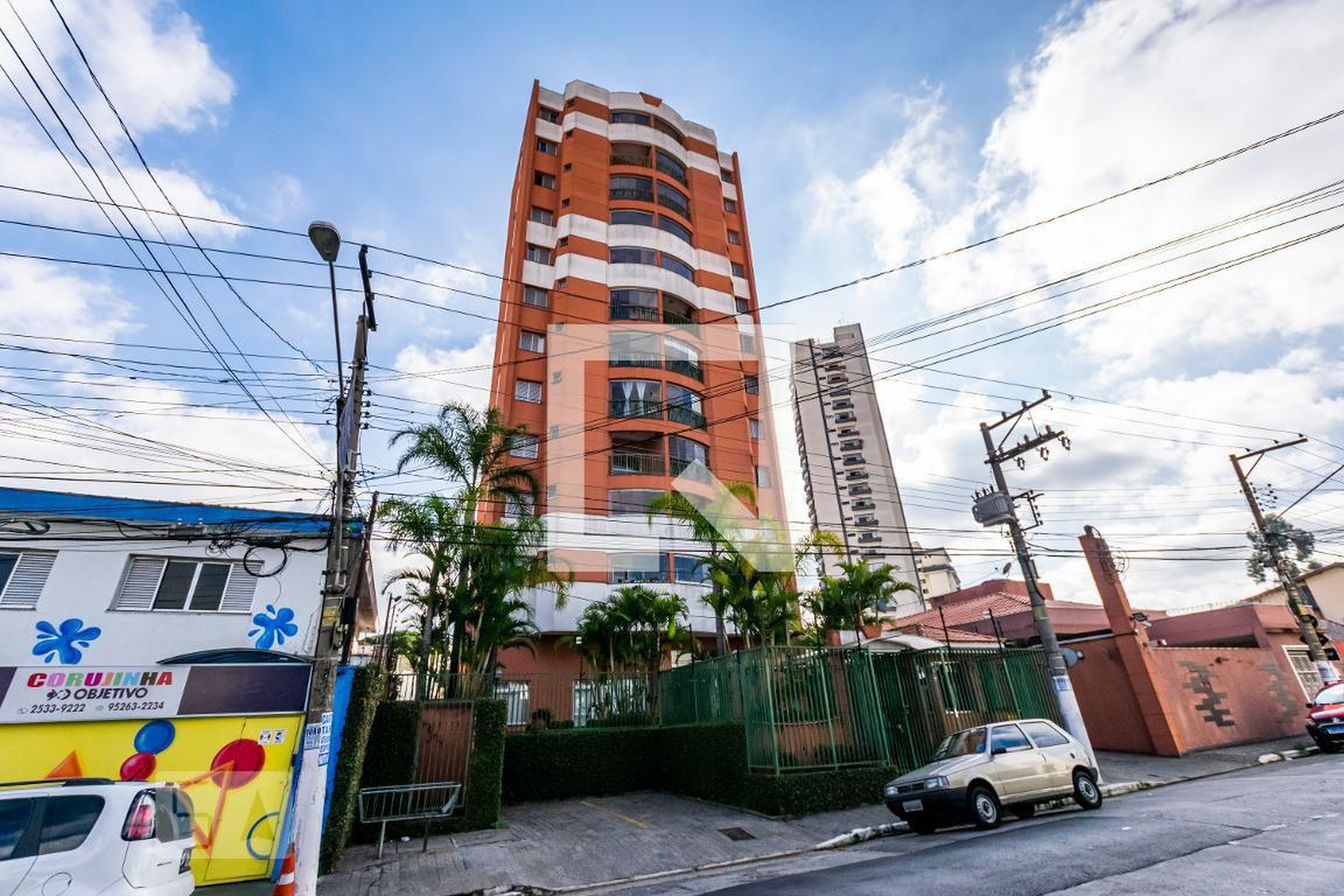 Fachada Condomínio em Rua Calógero Calia, 633