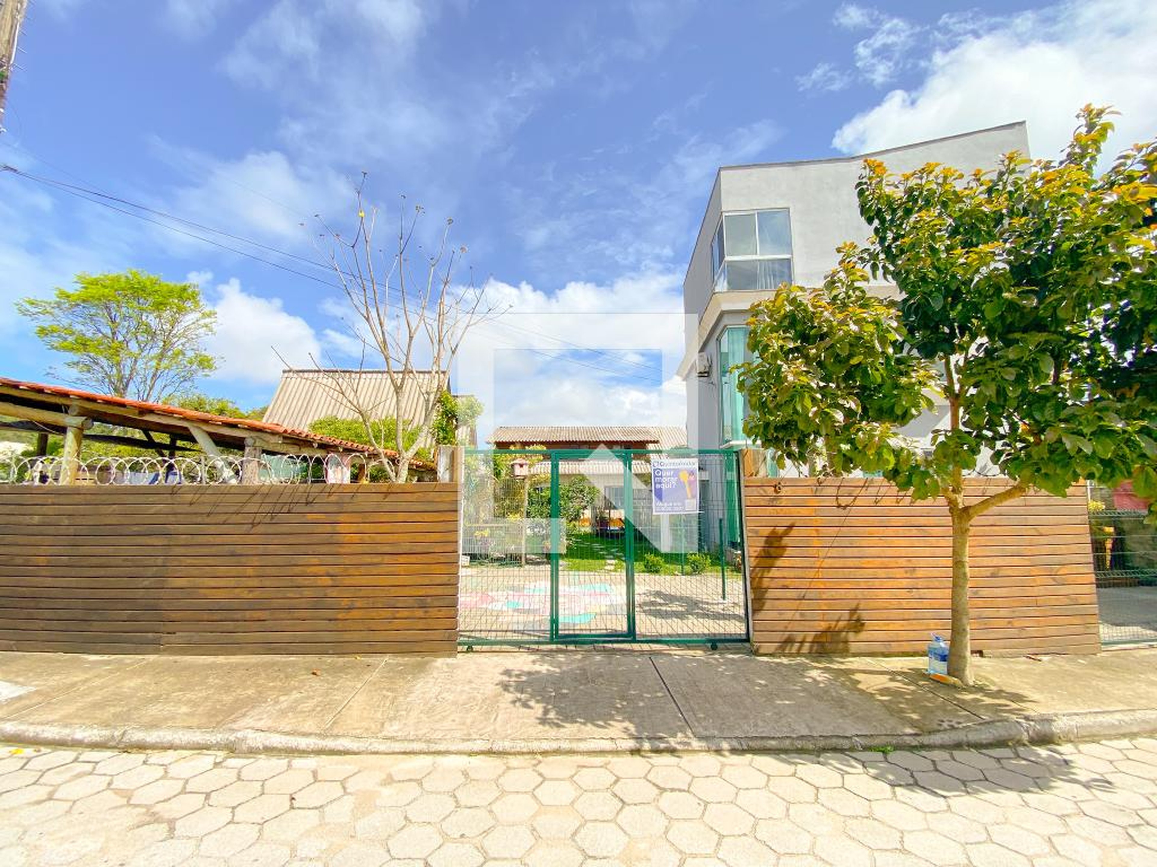 Fachada do Prédio Condomínio em Servidão Aníbal Magalhães, 83