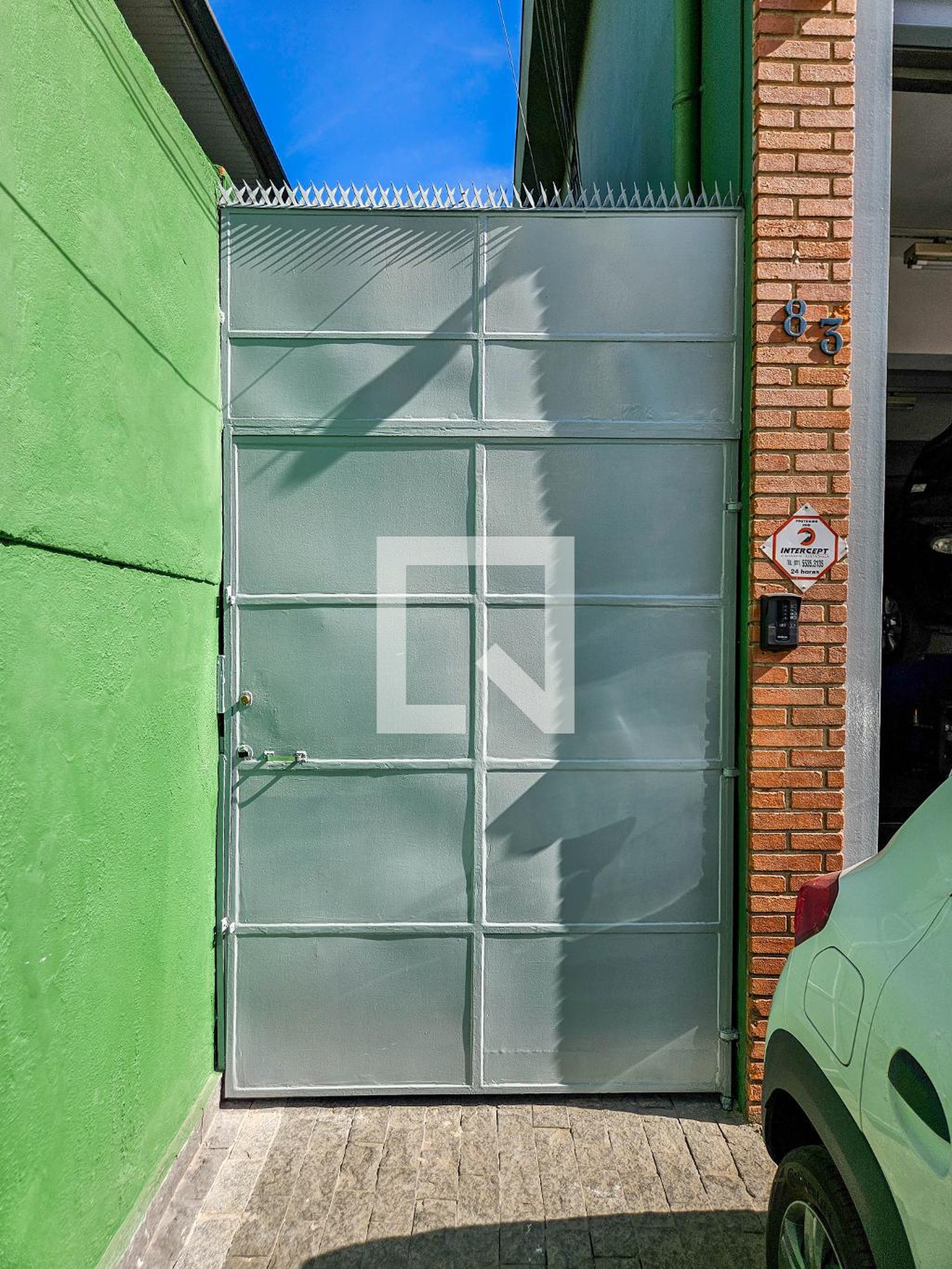 Fachada Condomínio em Rua Diogo de Quadros, 83