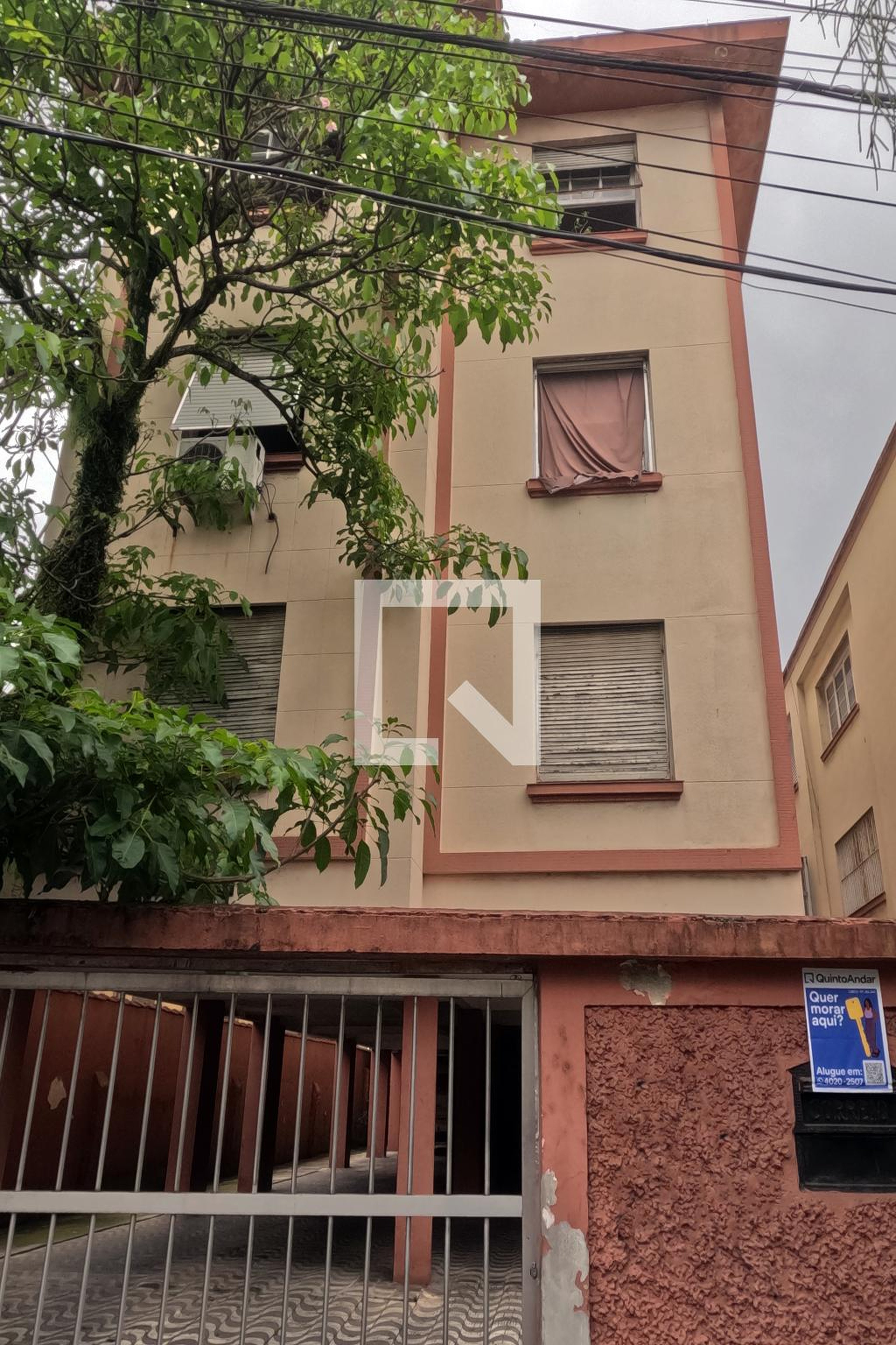Fachada Condomínio em Rua Doutor Constâncio Vaz Guimarães, 12