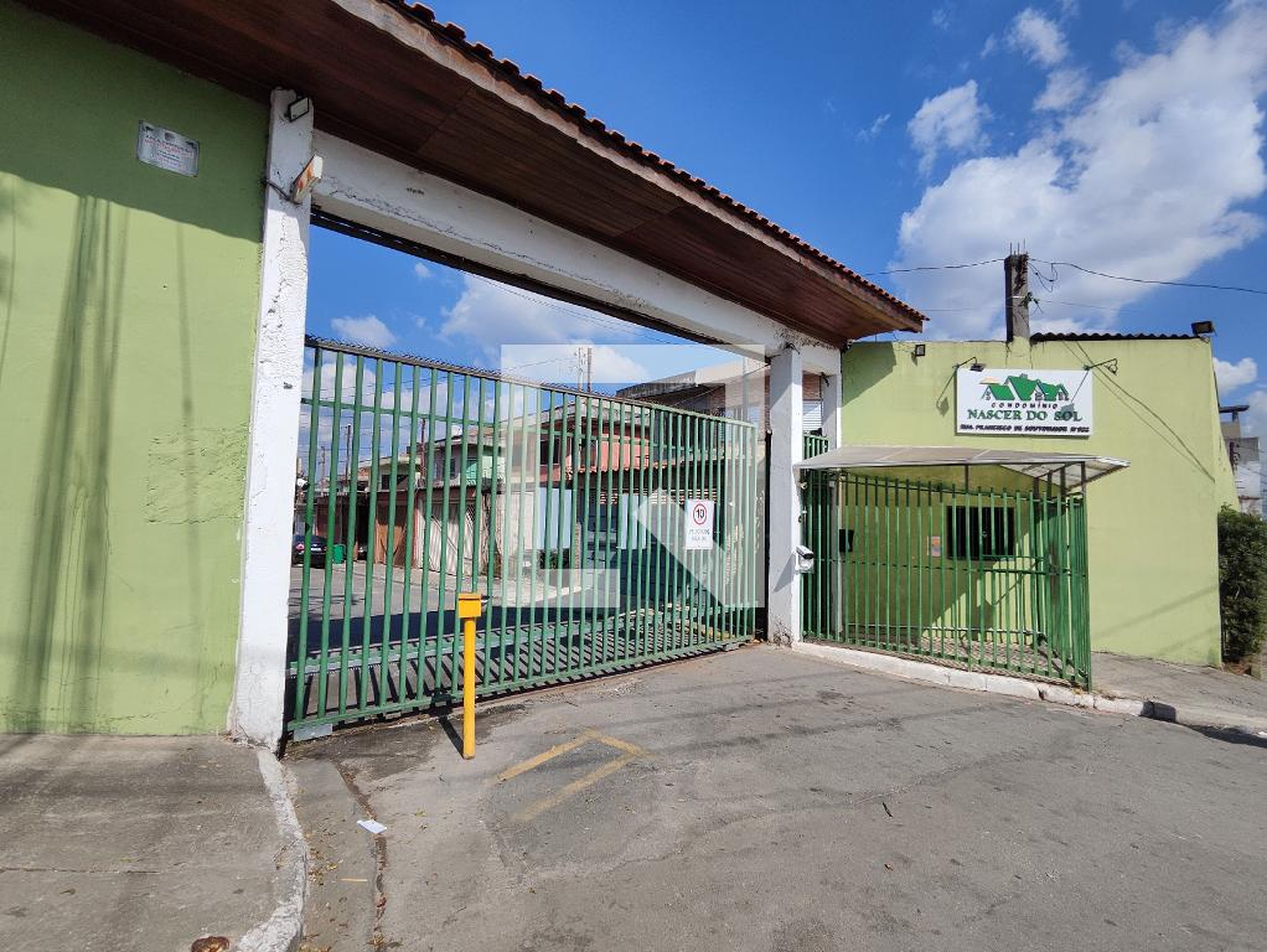 Fachada do Condomínio Condomínio em Rua Francisco de Soutomaior, 622