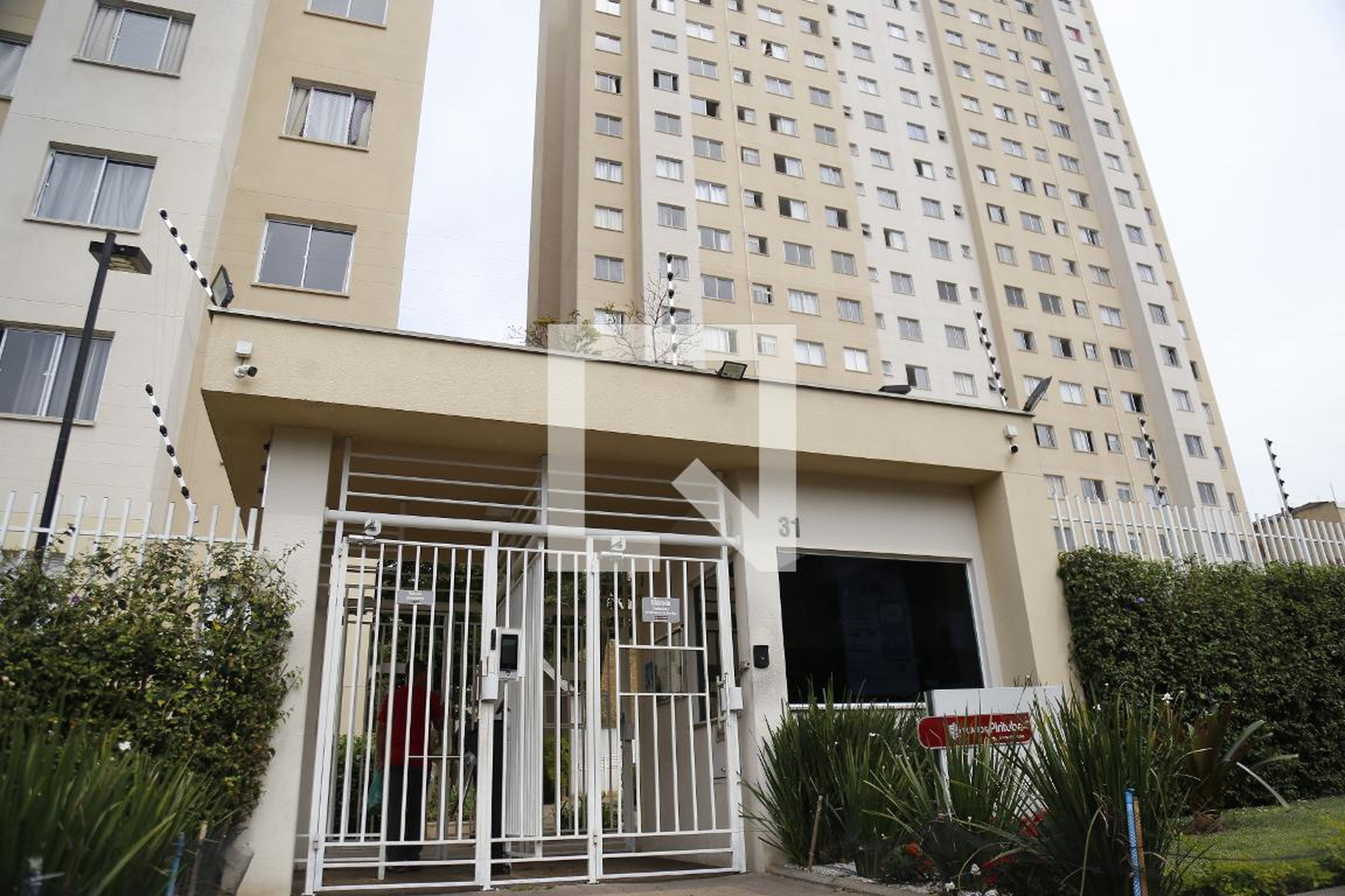 Fachada Condomínio em Rua Porto de Palos, 107