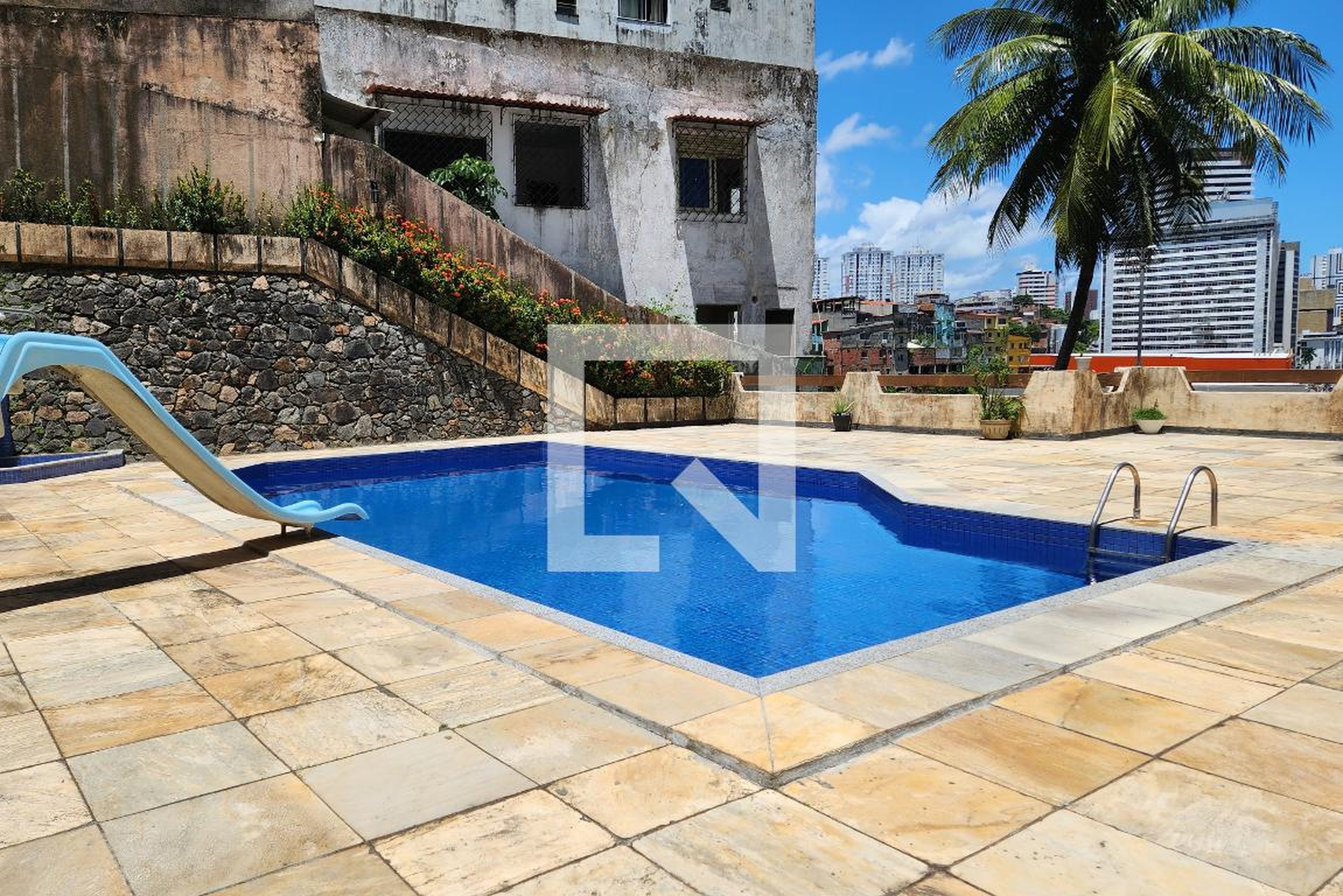 Piscina - Edifício Mirante do Parque