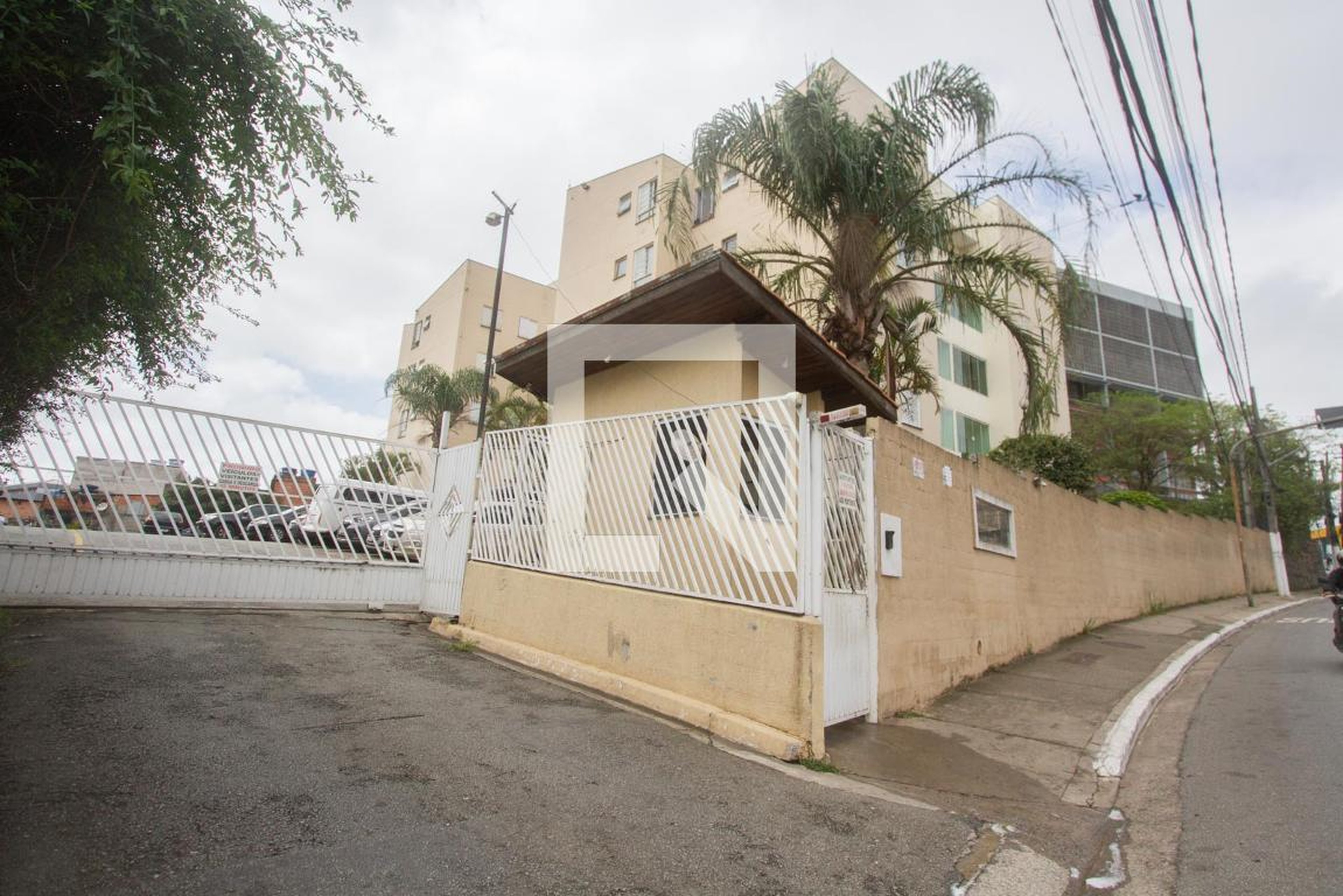 Fachada Condomínio em Rua José Barros Magaldi, 295