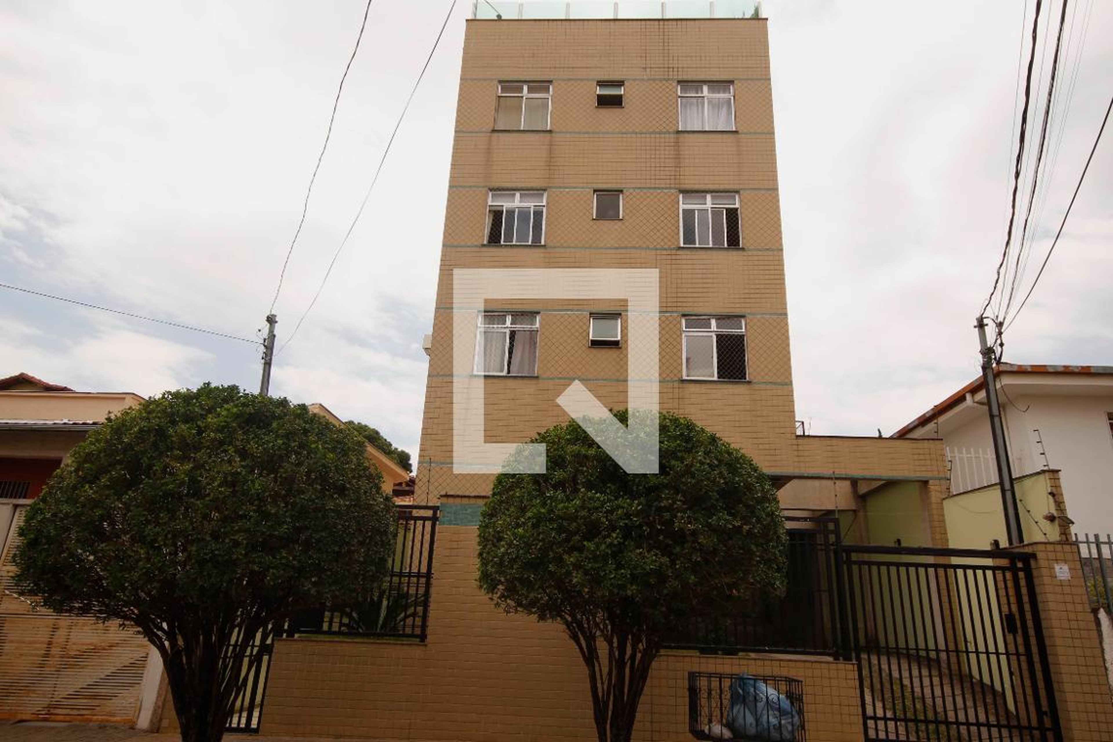 Fachada Condomínio em Rua Carmésia, 1186