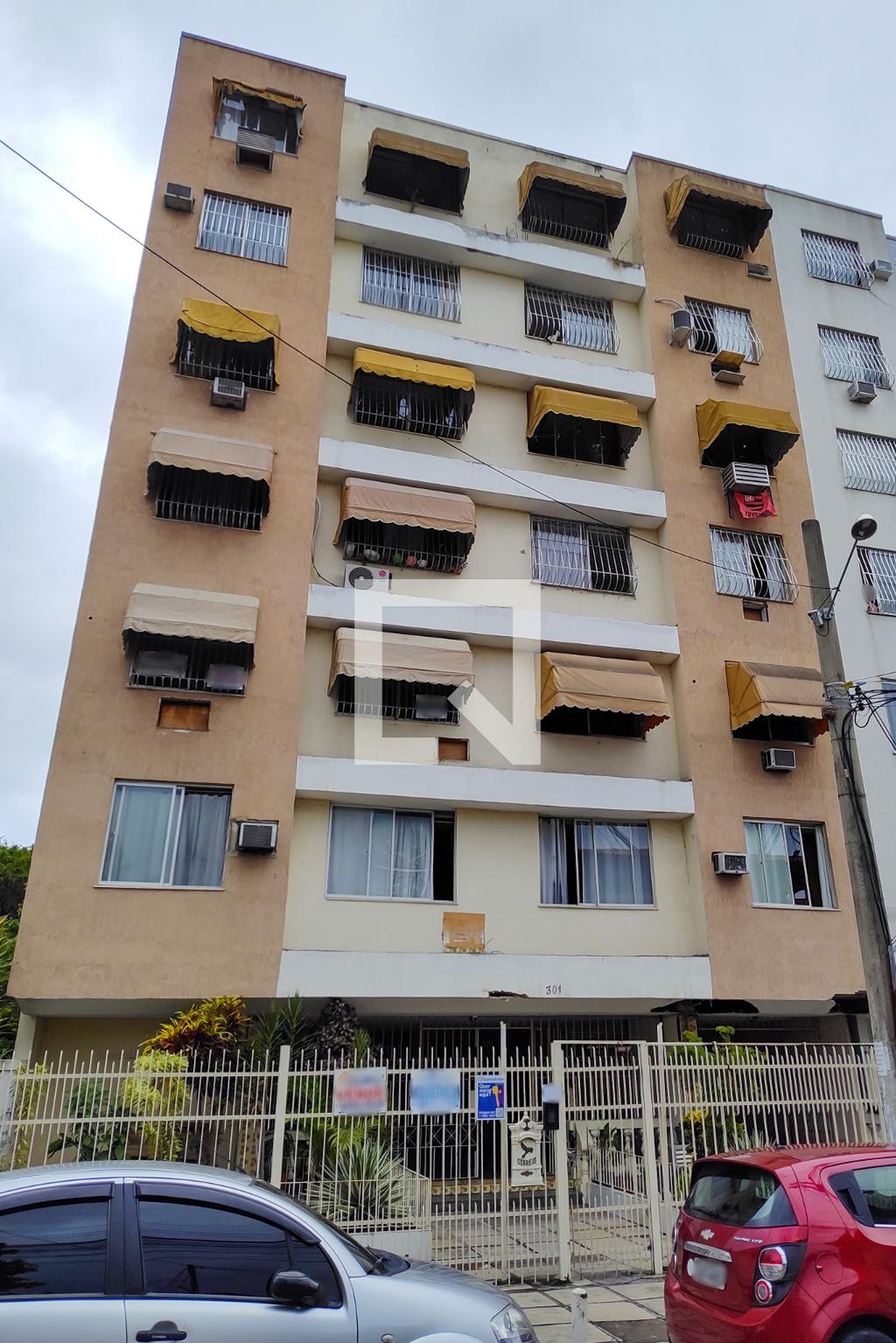 Fachada do Prédio Condomínio em Rua Jaime de Moura, 301