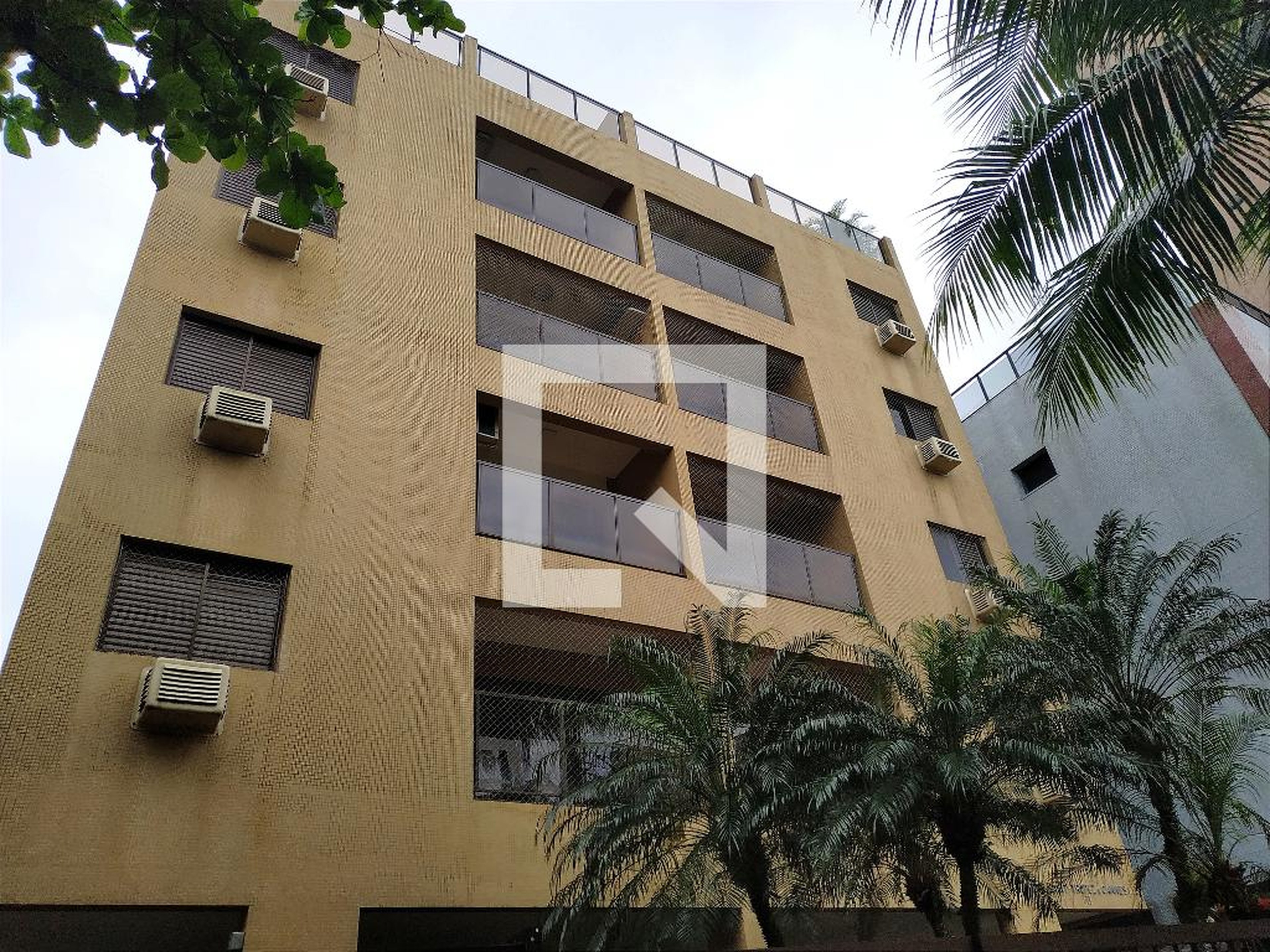 Fachada do Prédio Edifício Saint e Cannes