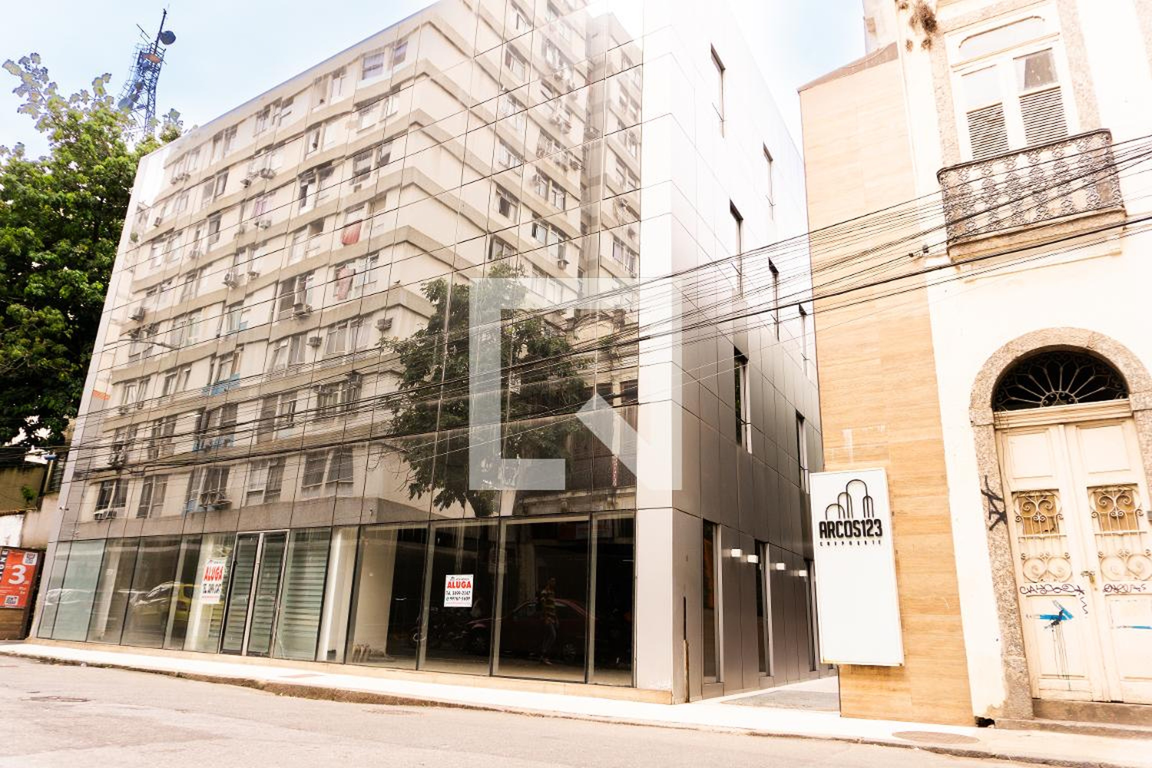 Fachada Condomínio em Rua dos Inválidos, 123