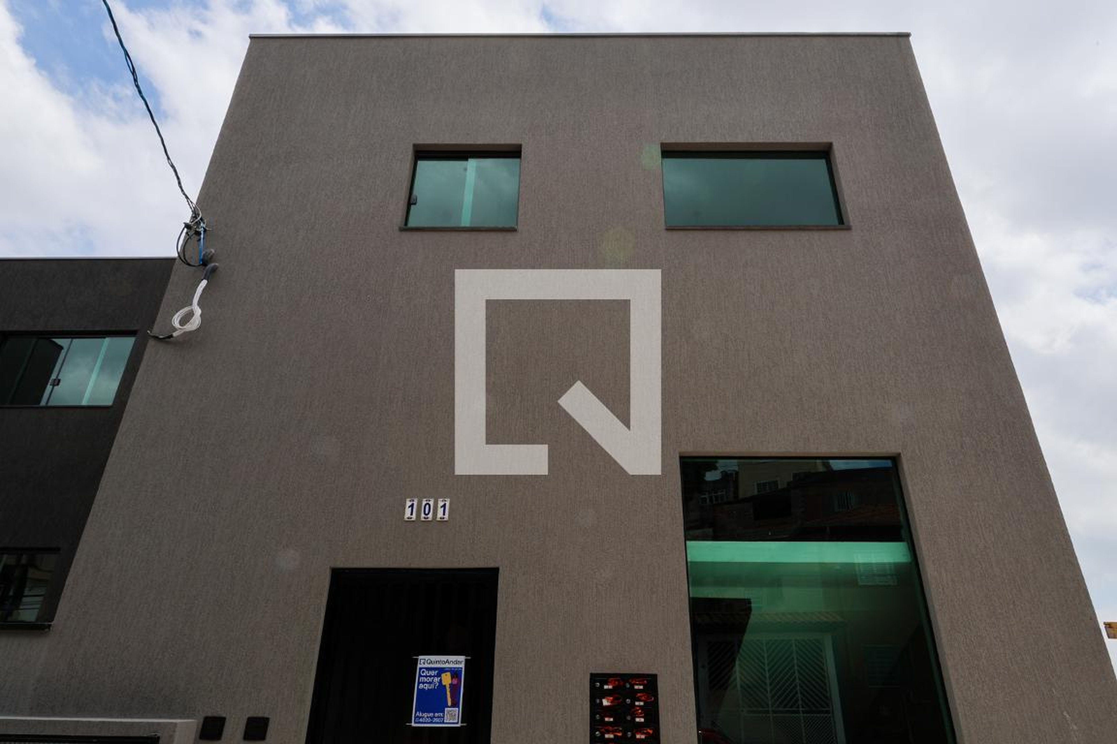 Fachada do prédio Condomínio em Rua Mateus Correa, 101