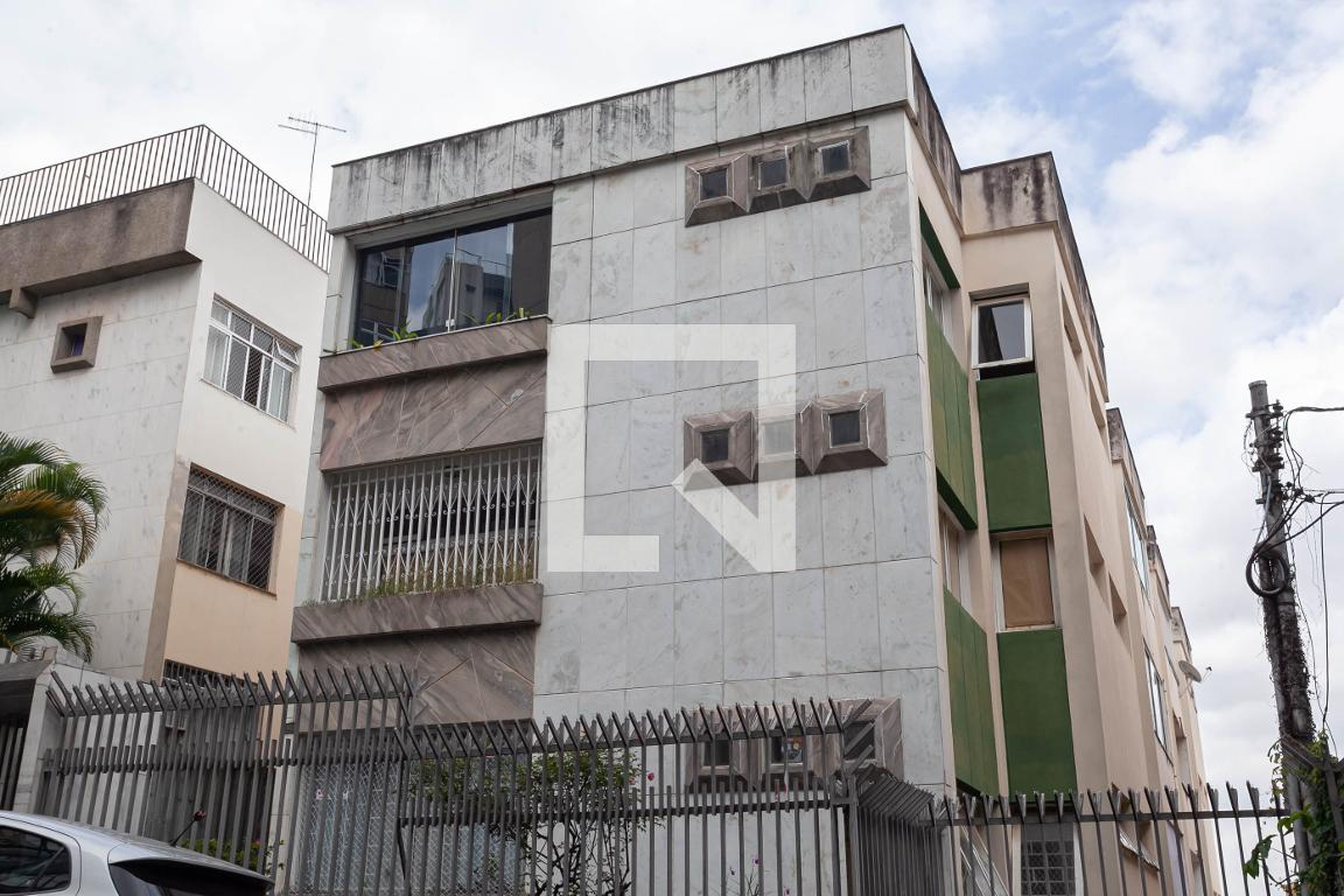 Fachada Condomínio em Rua Bambuí, 740