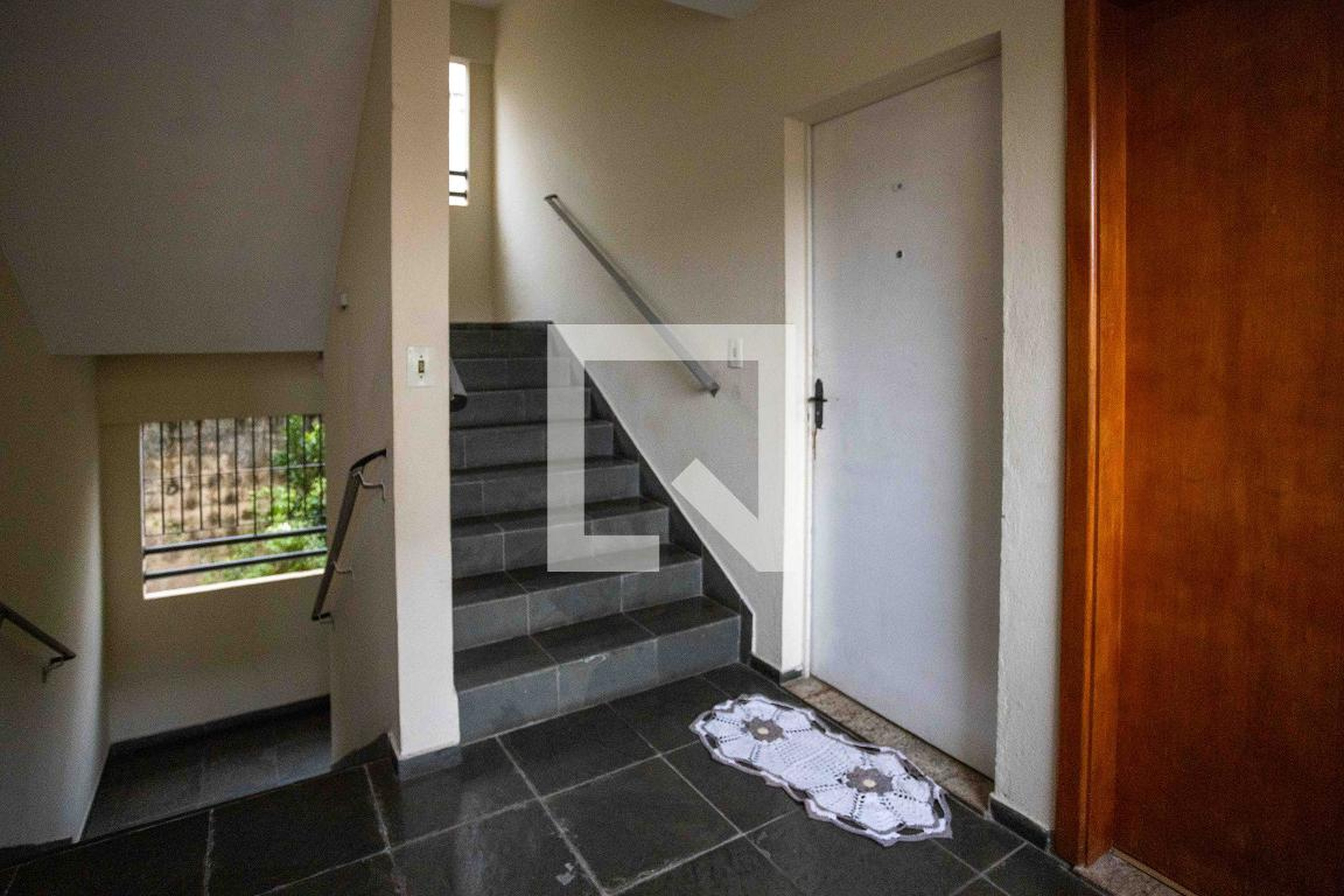 Hall de entrada Condomínio em Rua Maria de Lourdes, 486