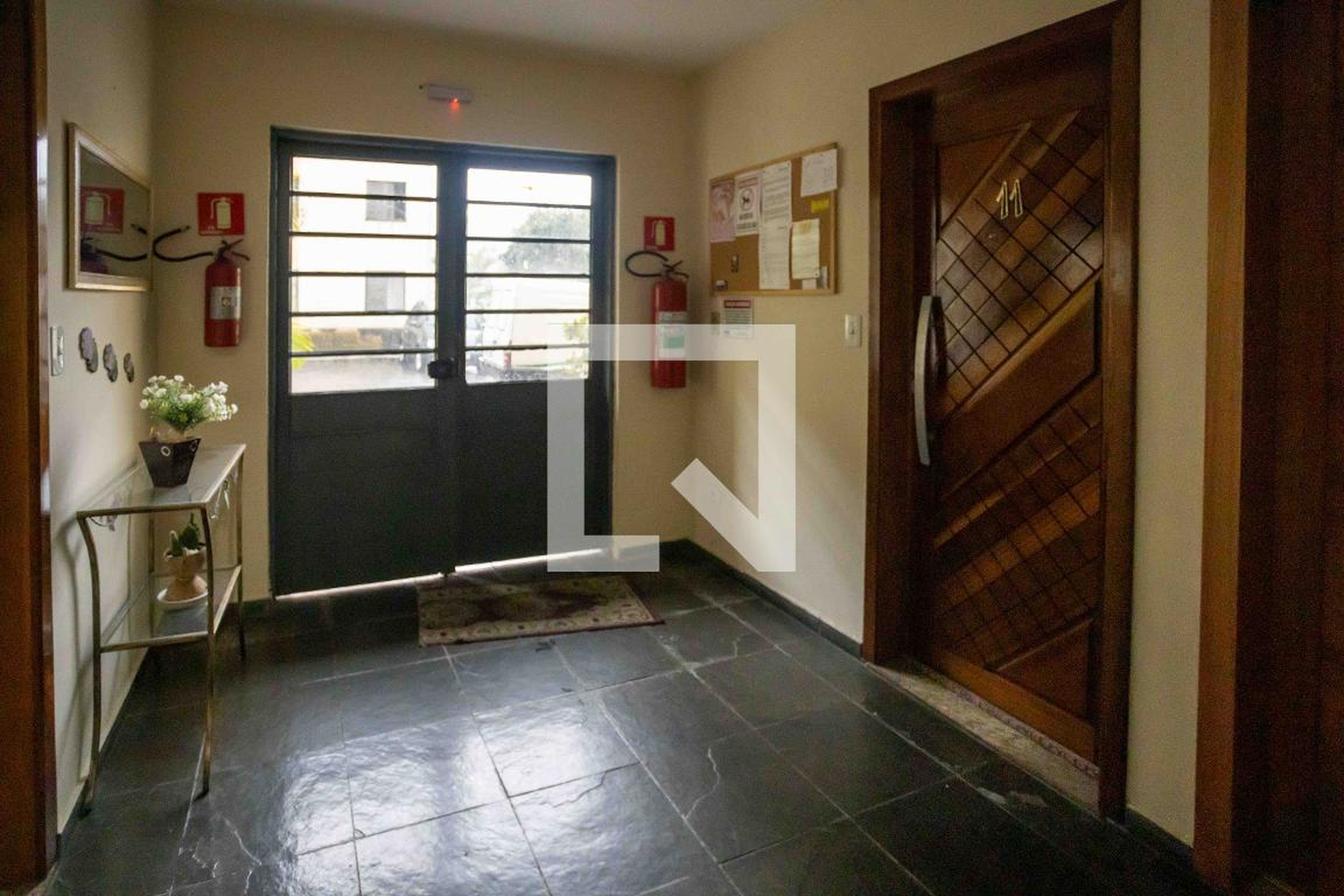 Hall social Condomínio em Rua Maria de Lourdes, 486