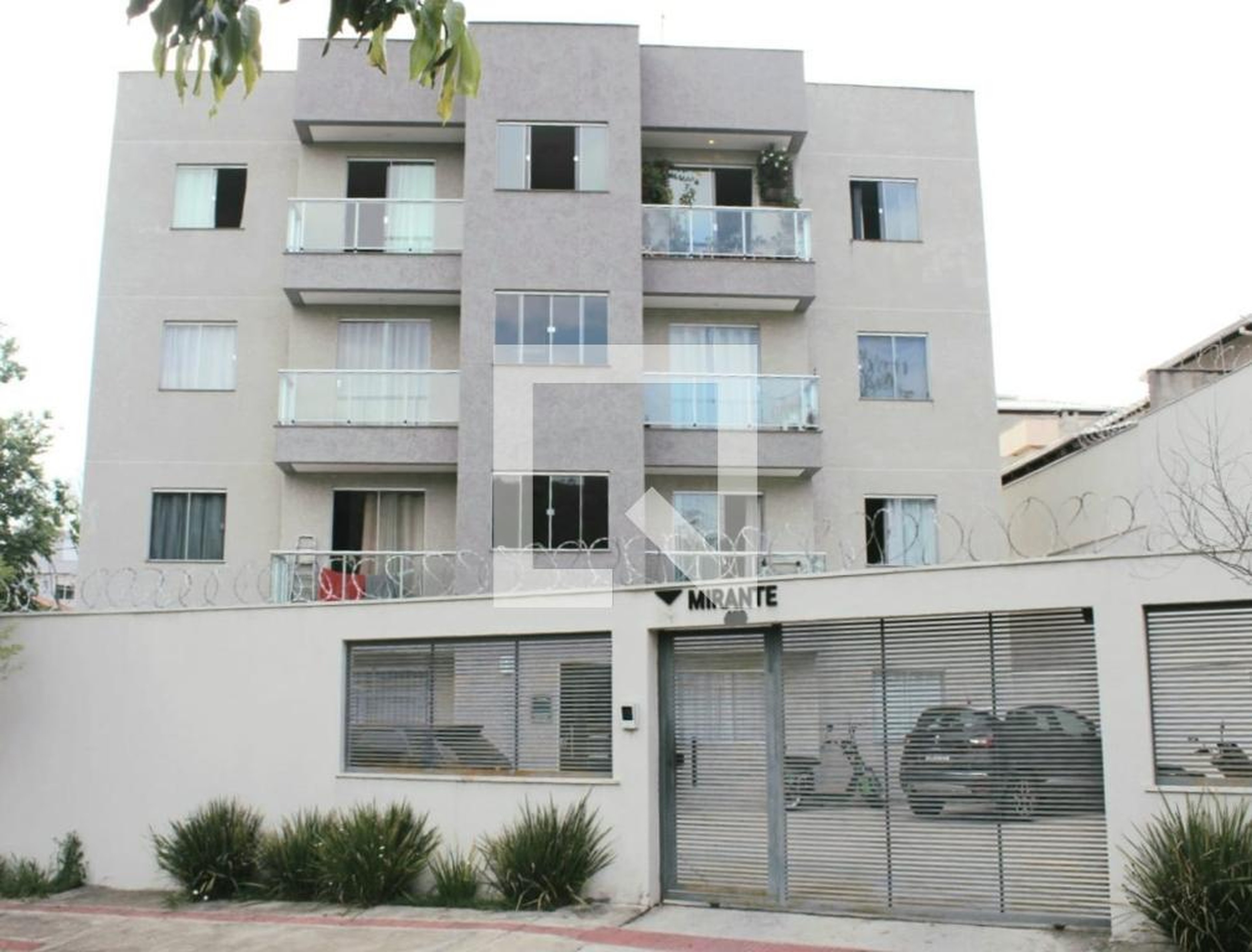 Fachada do Prédio Condomínio em Rua Jatobá, 453