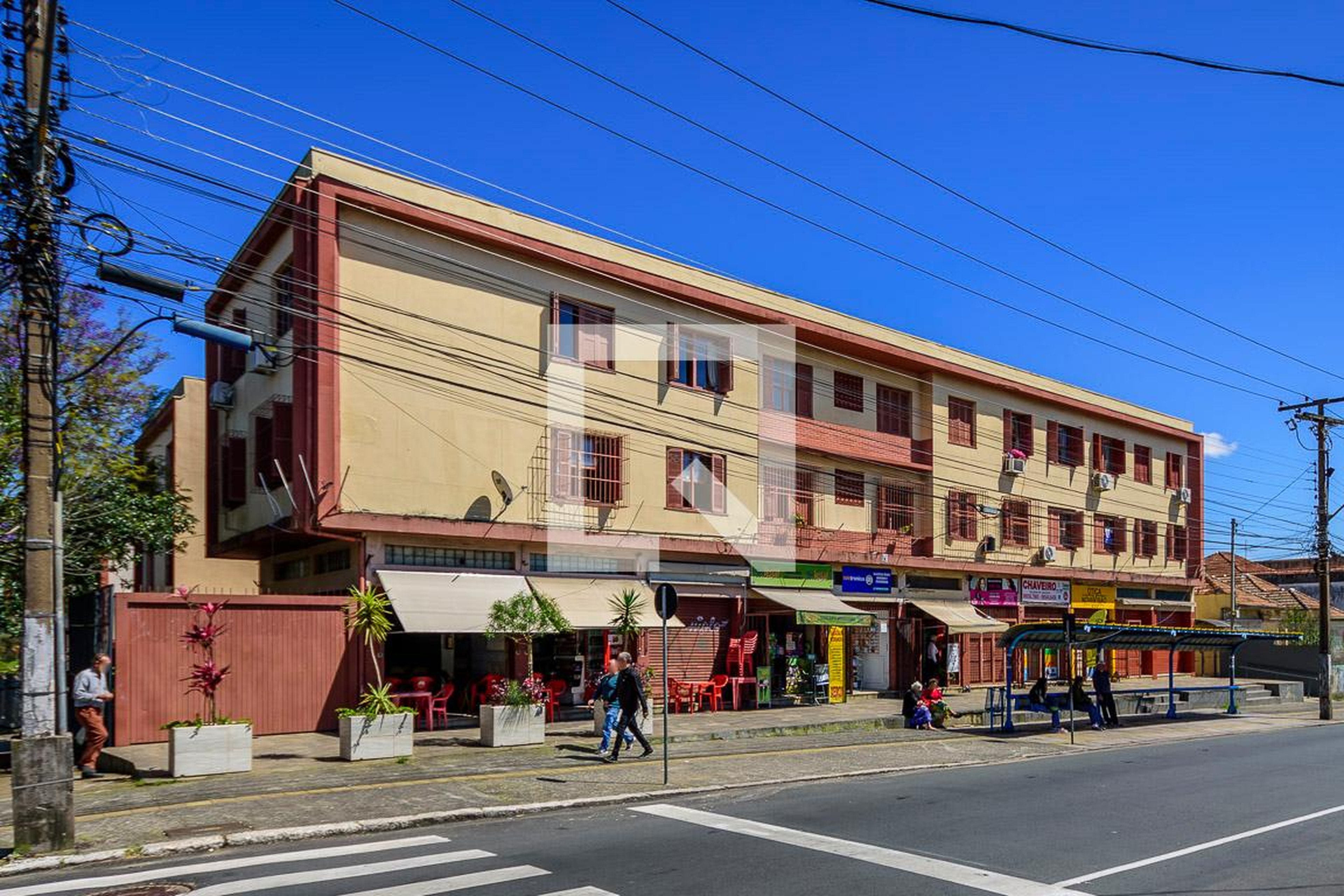 Fachada Condomínio em Avenida Doutor Carlos Barbosa, 967