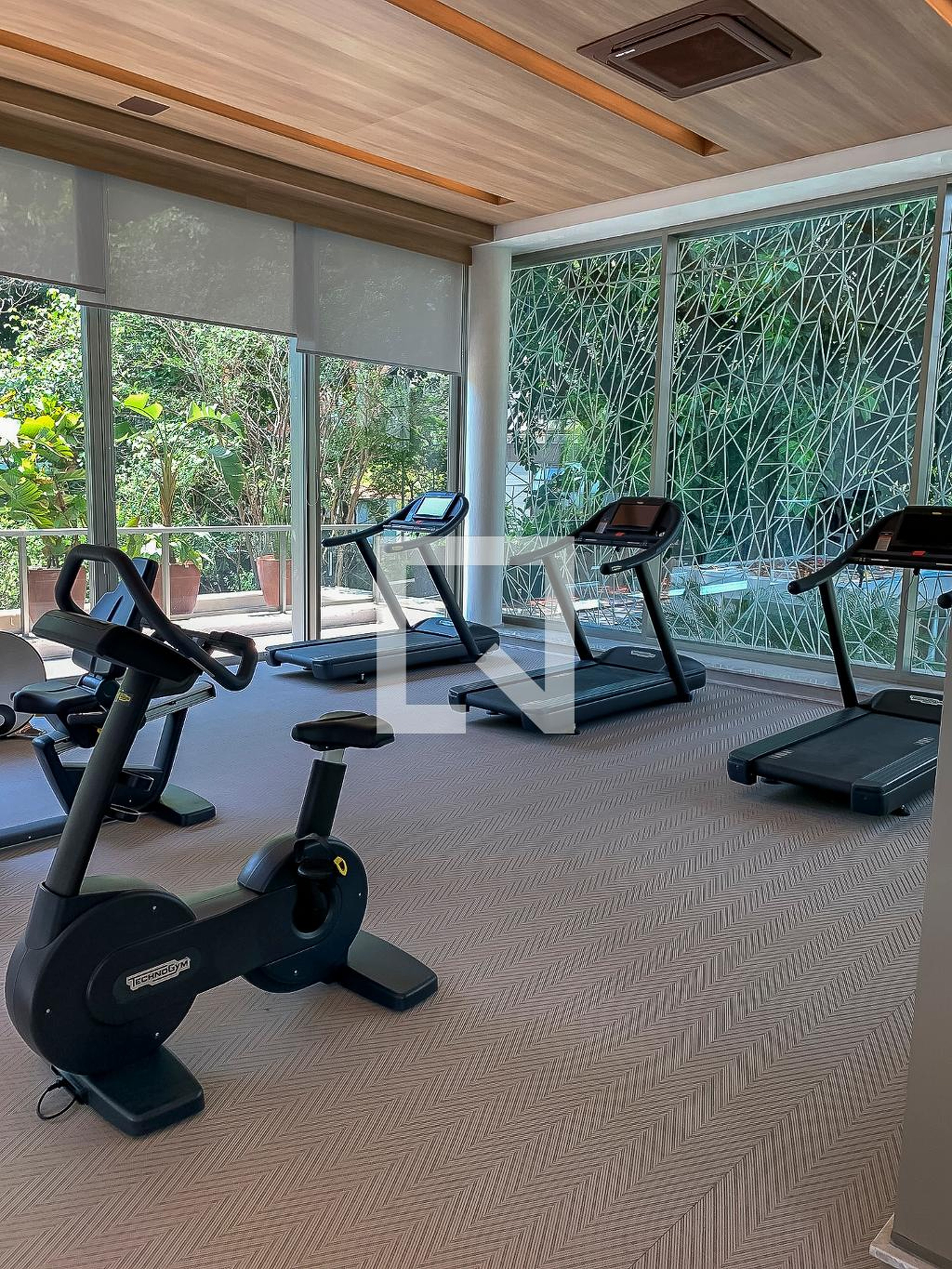 Academia - One Sixty