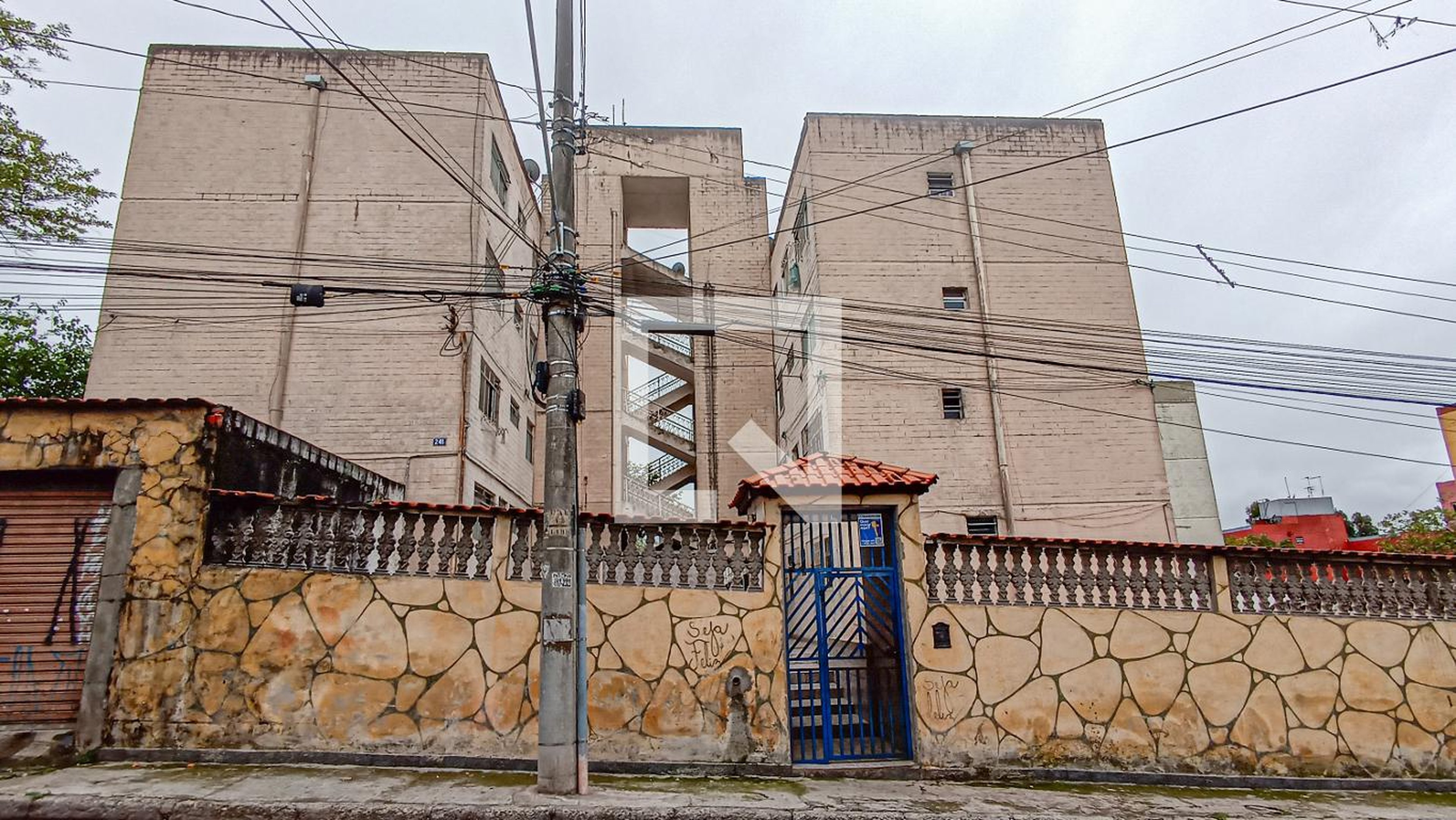 Fachada Condomínio em Rua Jacarezinho, 241