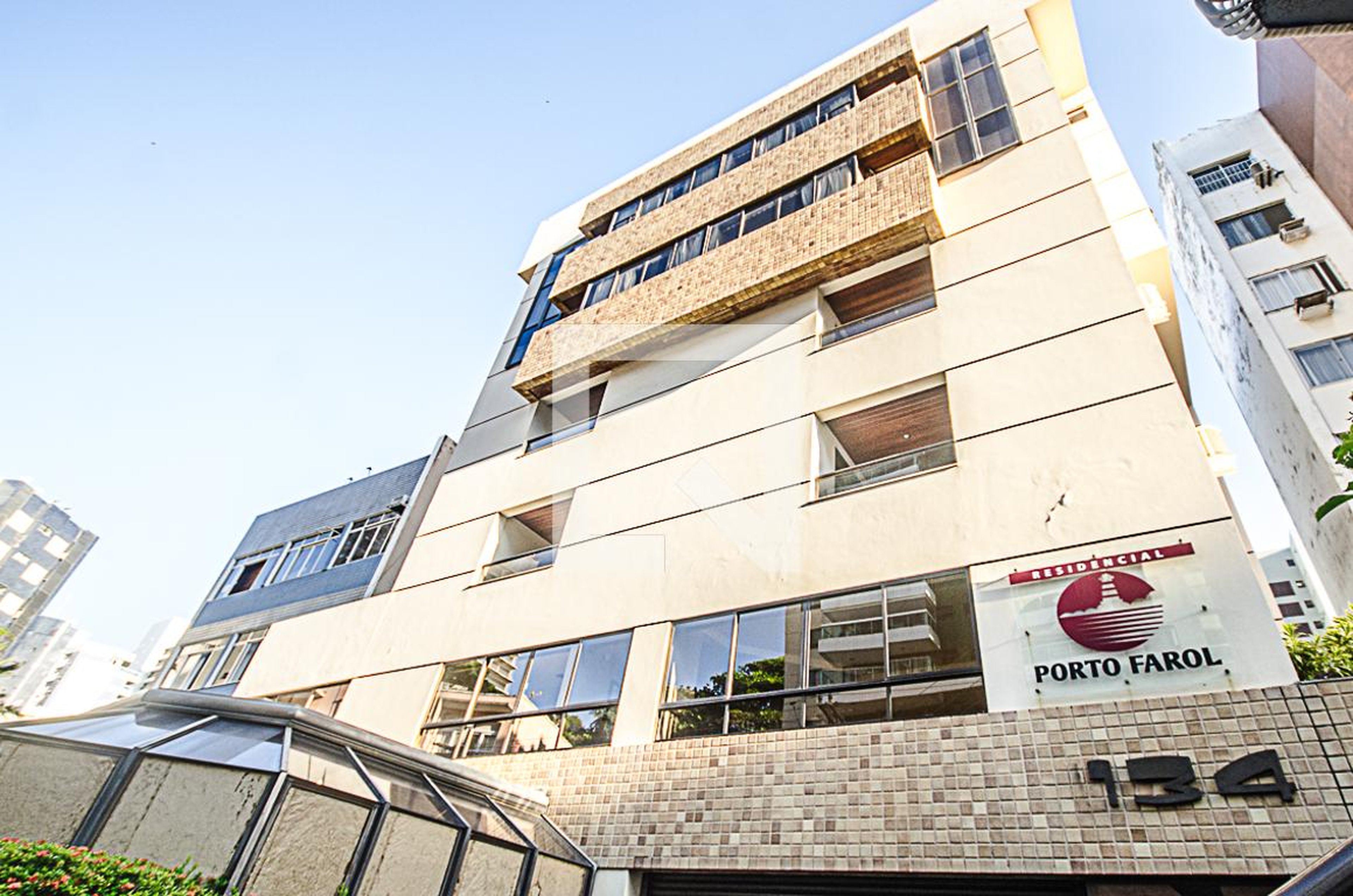 Fachada do Prédio Condomínio em Rua Engenheiro Milton Oliveira, 133