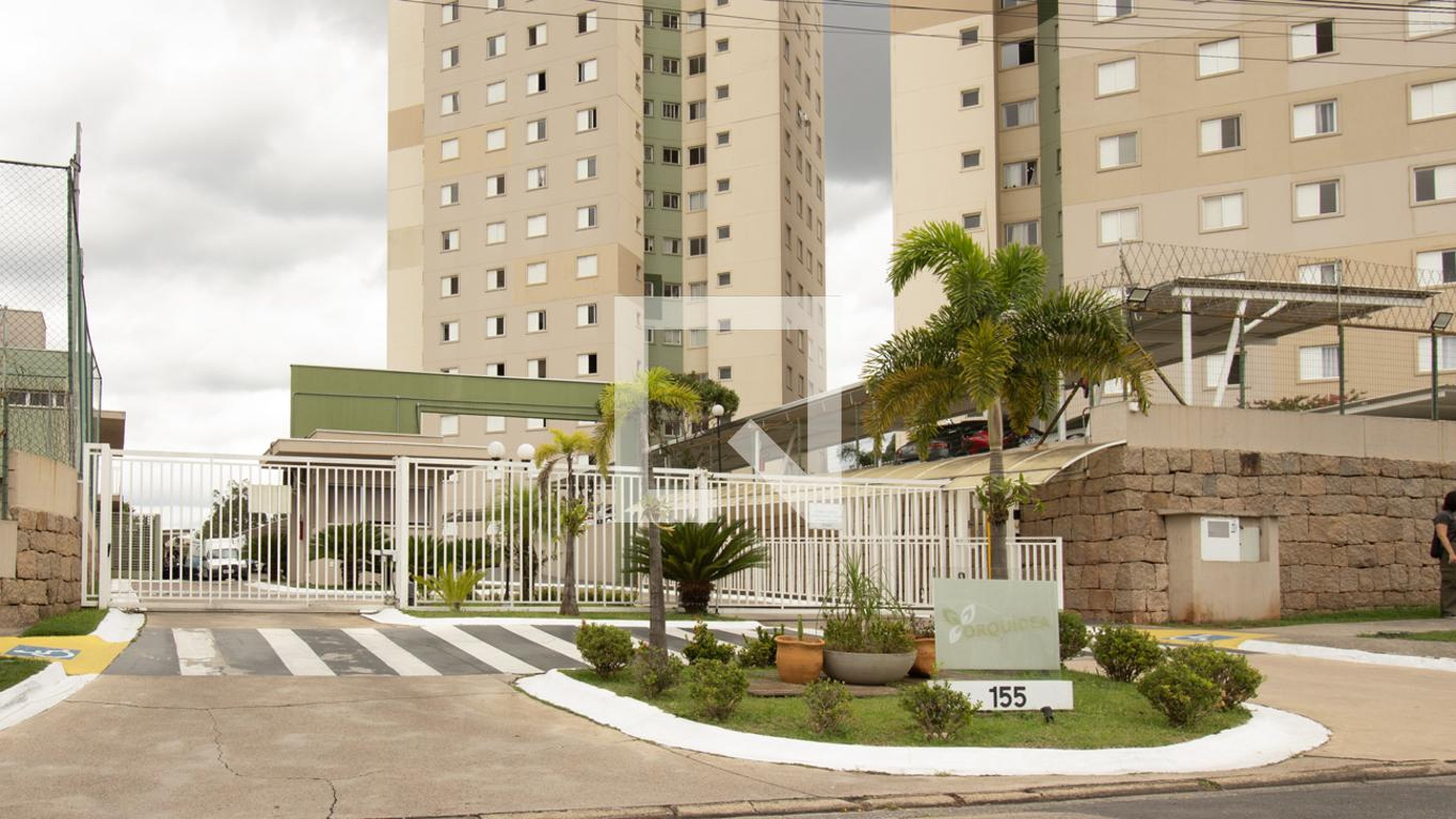 Fachada Condomínio em Rua 2, 155