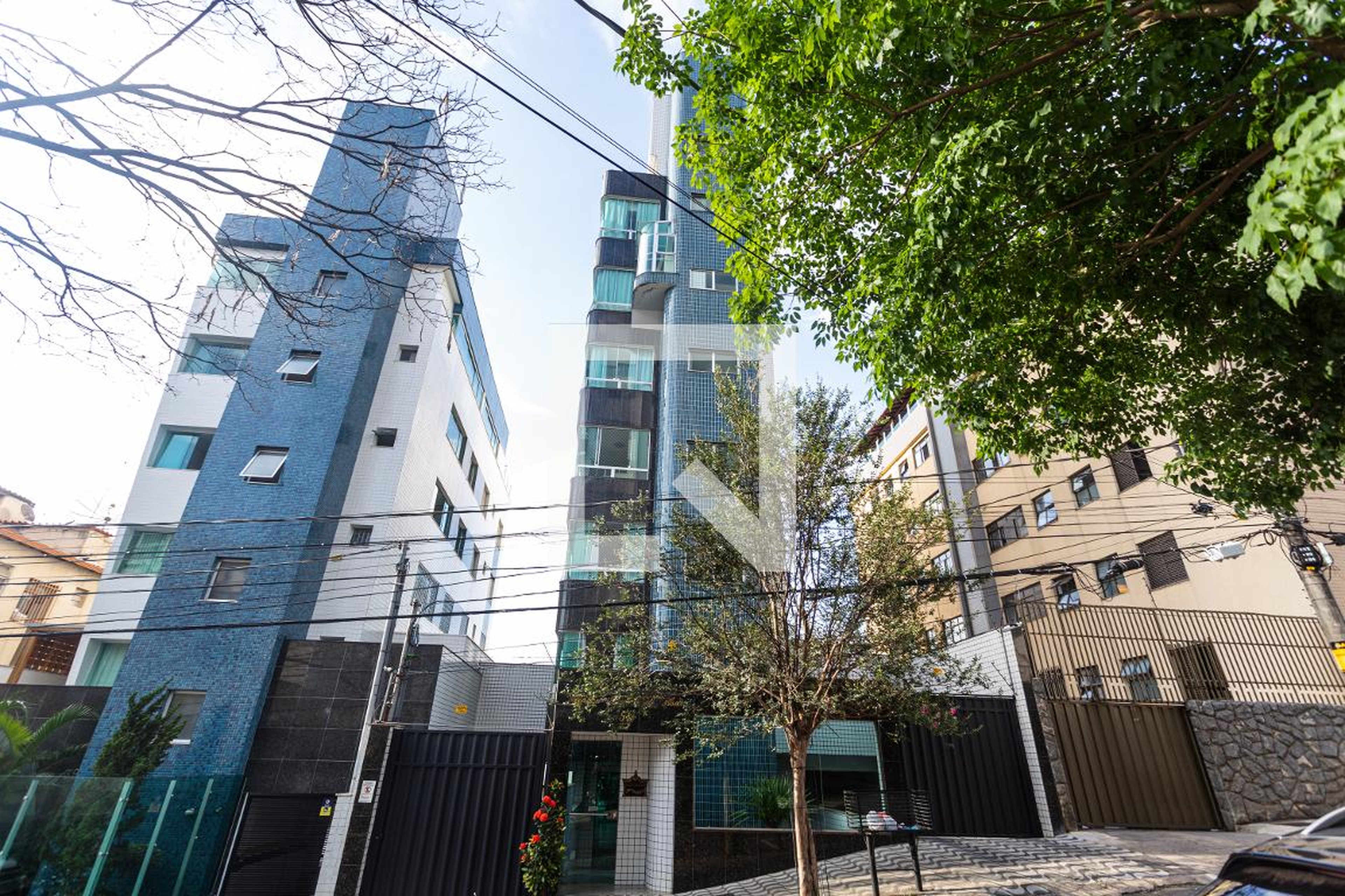 Fachada Condomínio em Rua Milton Viêira Pinto, 51