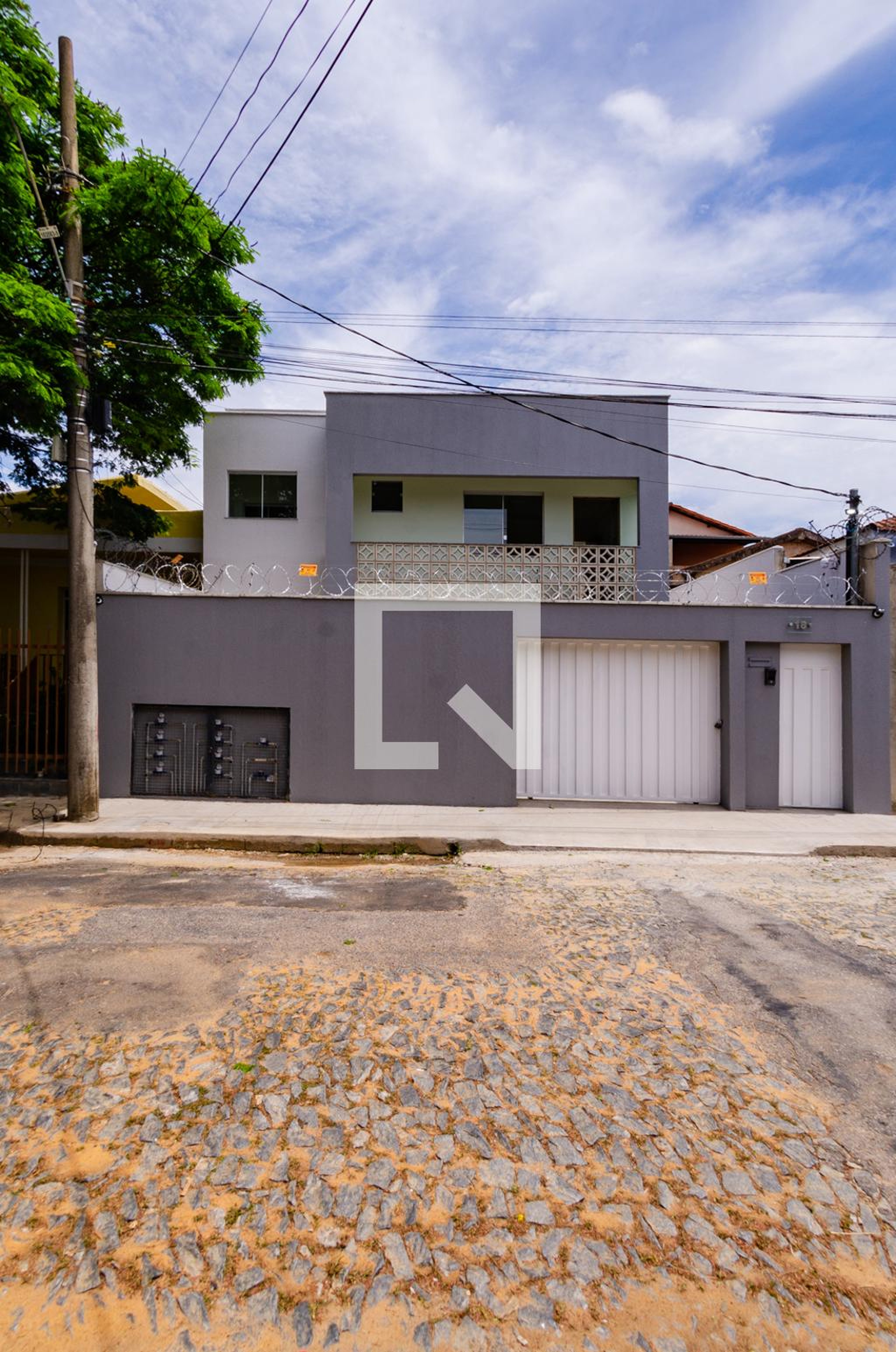 Fachada Condomínio em Rua Botelhos, 18