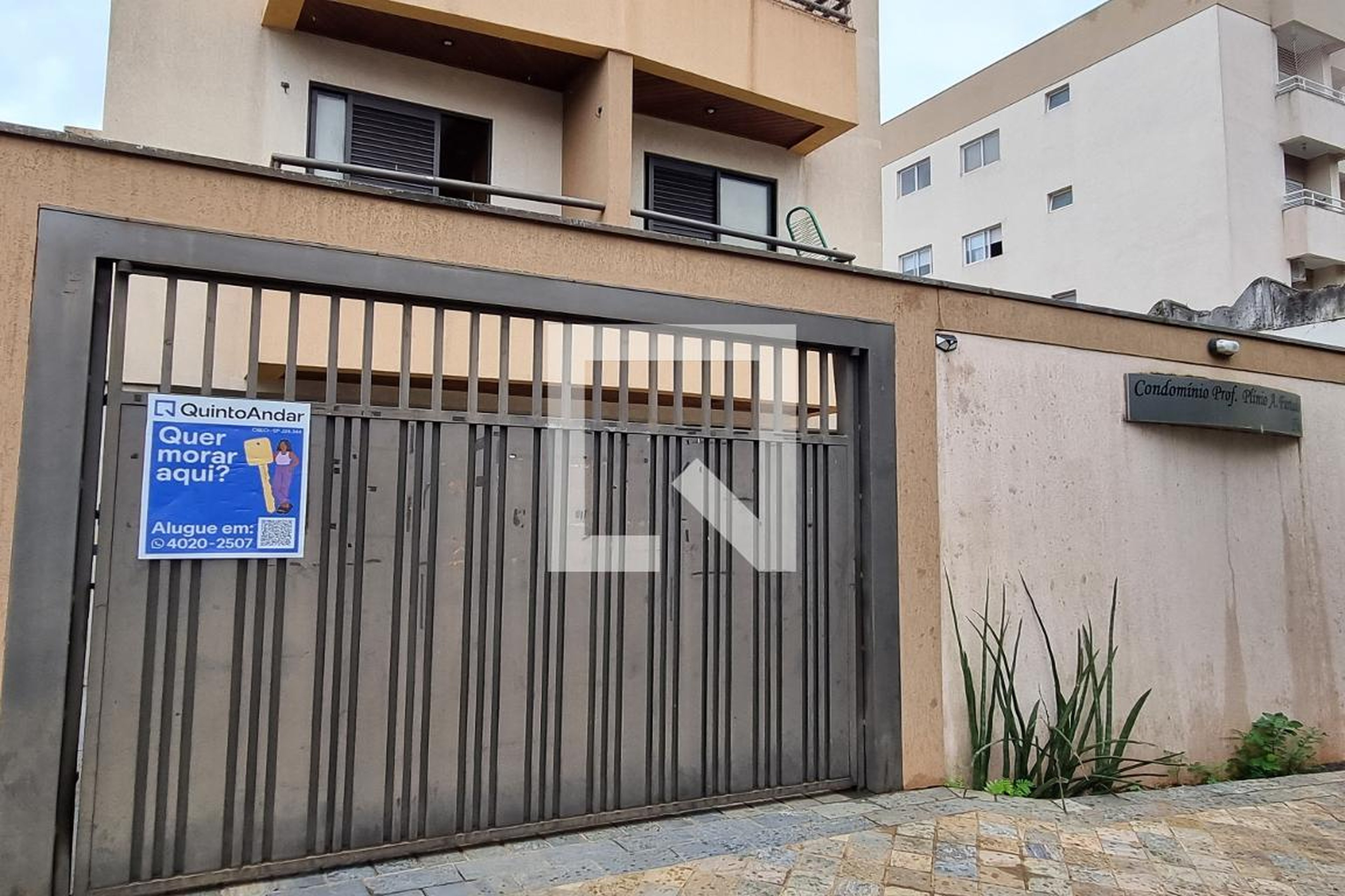 Fachada Condomínio em Rua Galileu Galilei, 530