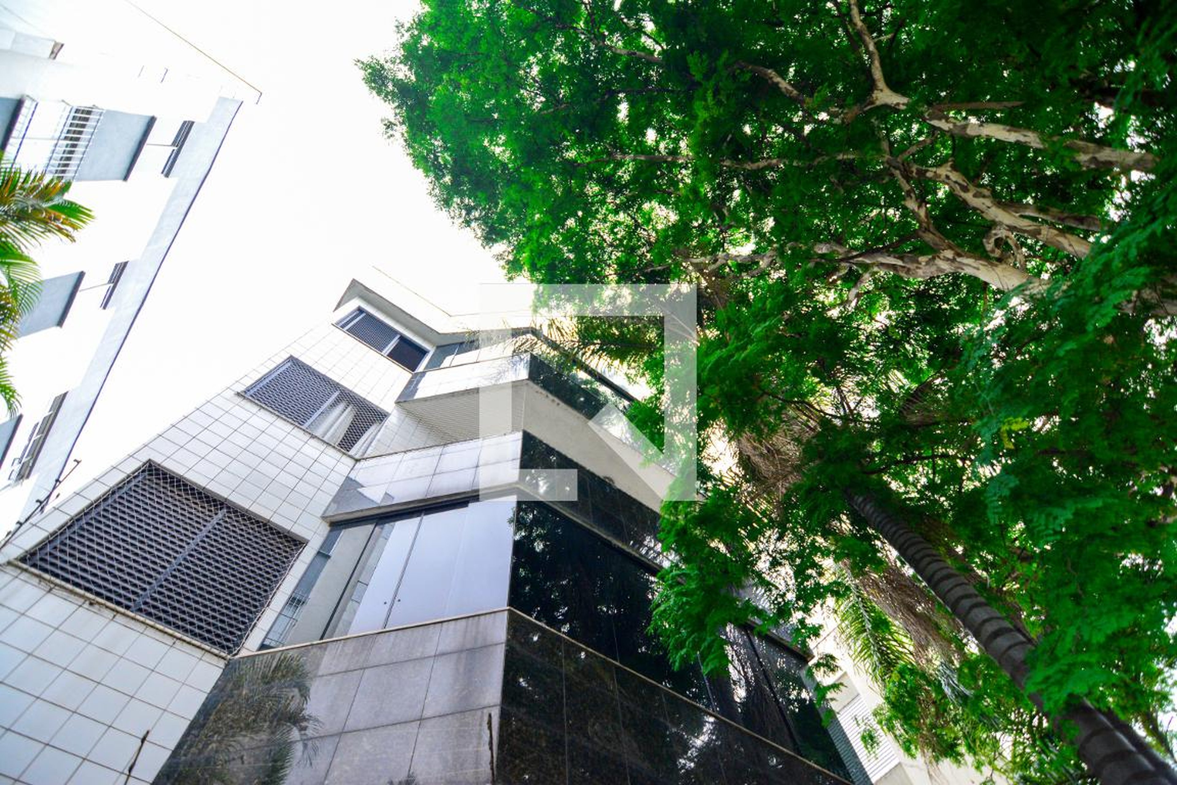 Fachada Condomínio em Rua Doutor Juvenal dos Santos, 440