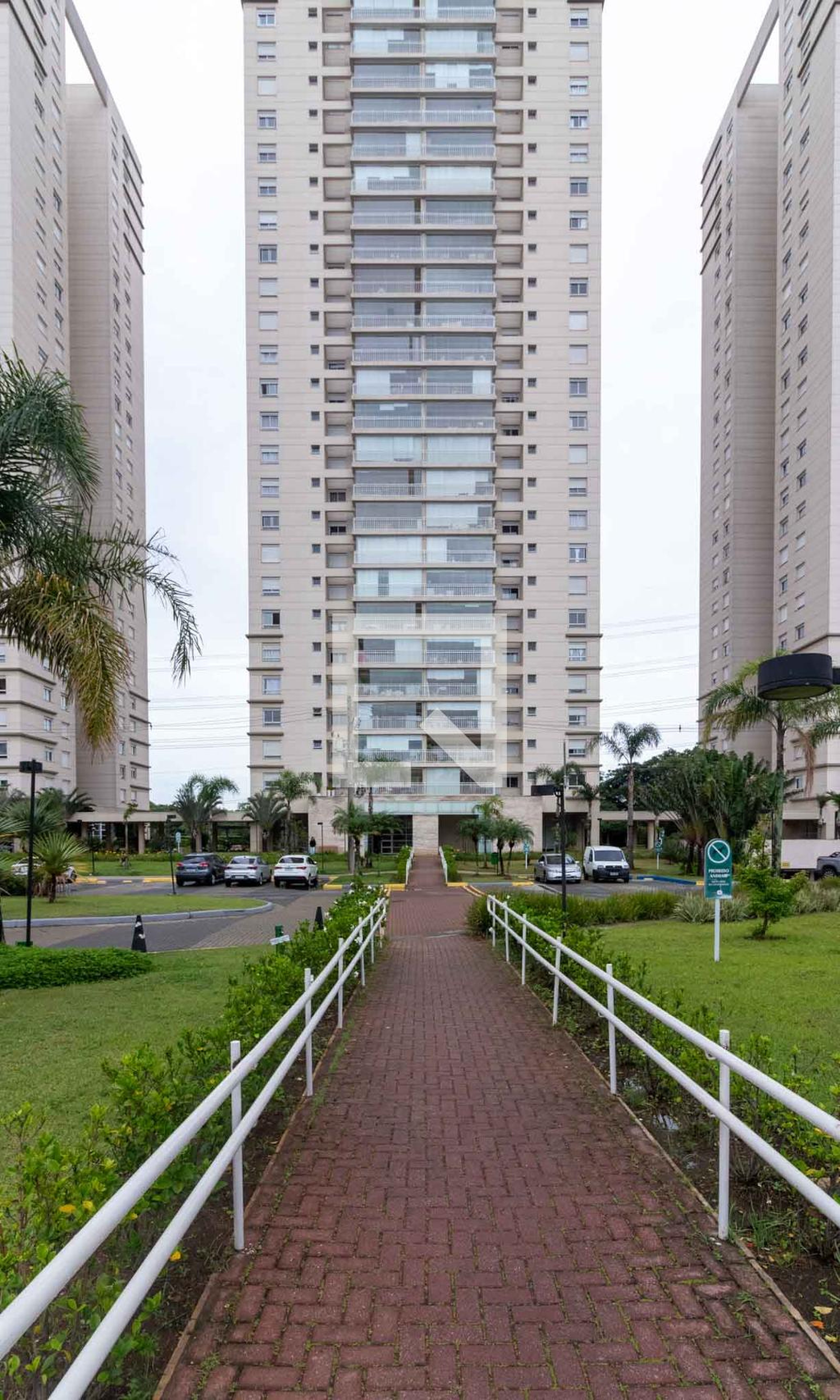 Fachada do Prédio Condomínio Espaço Raposo
