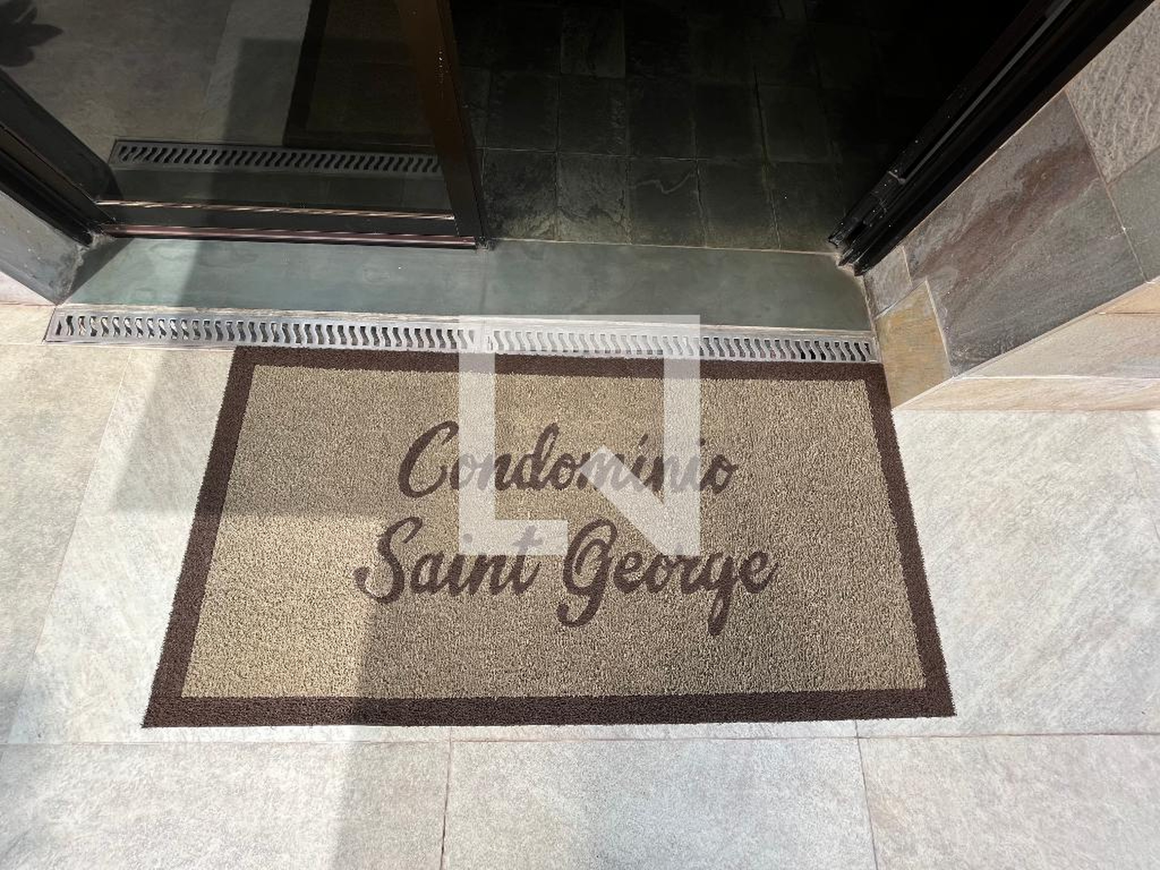 Entrada - Saint George