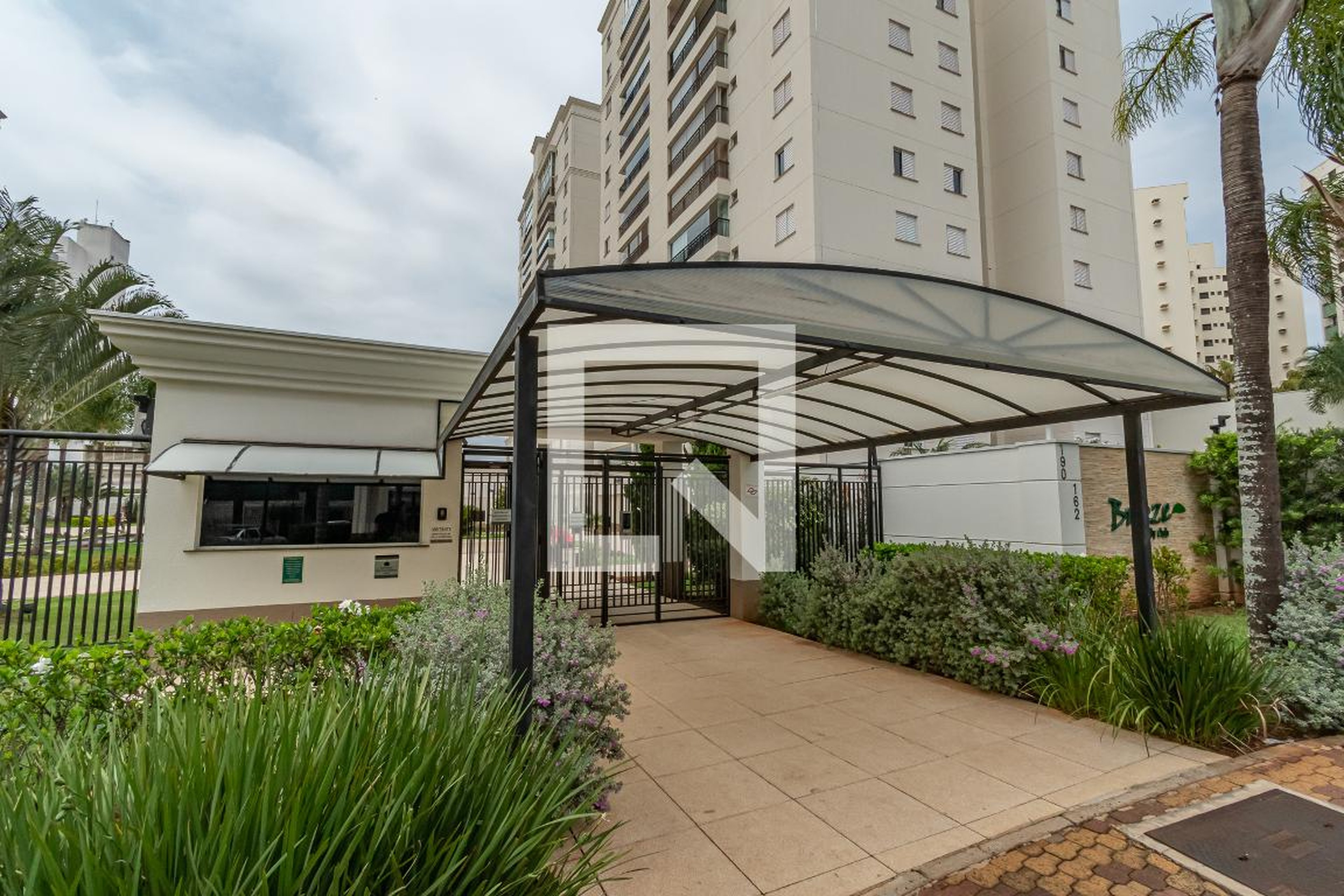 Fachada Condomínio Breeze Family Club