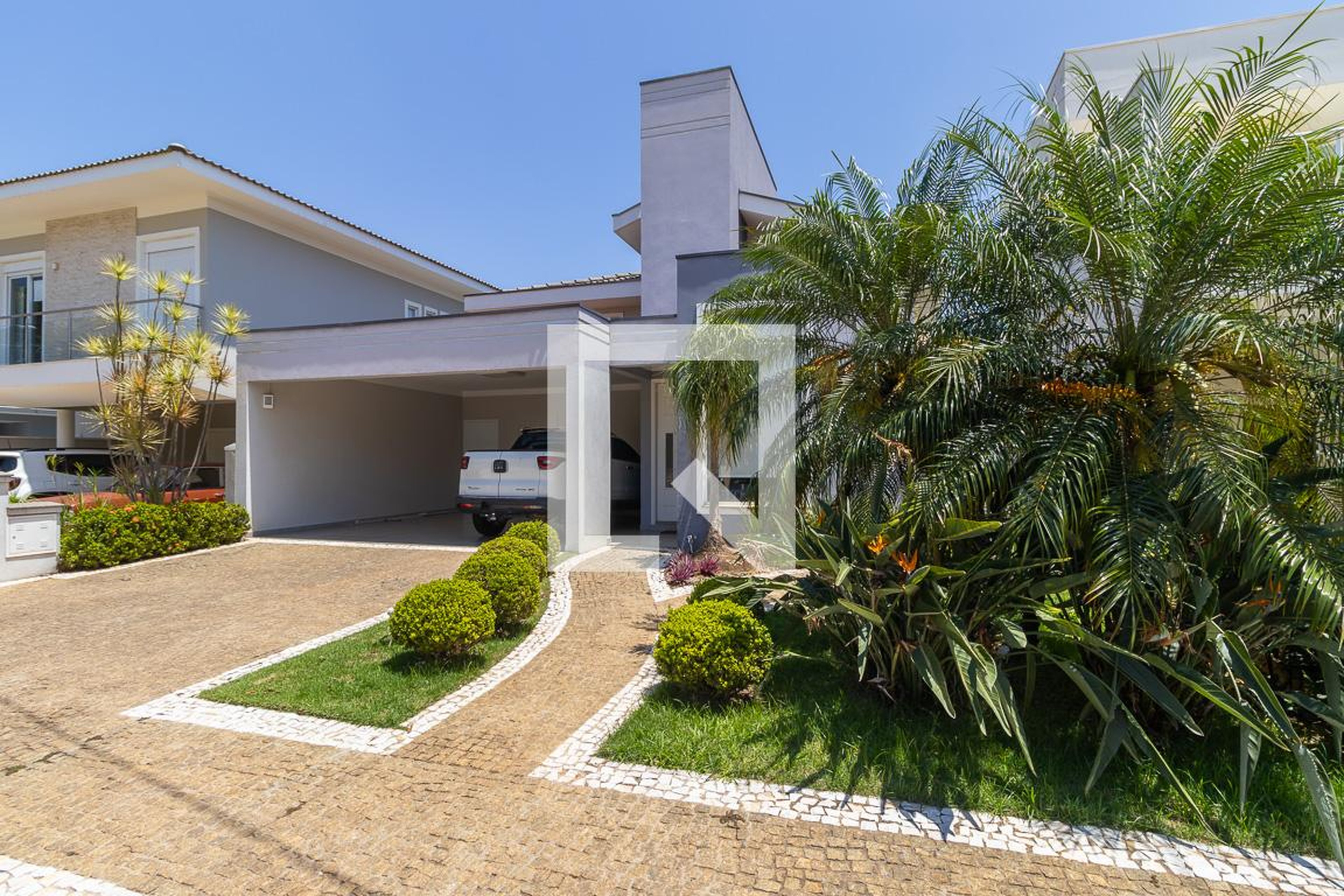 Fachada Condomínio em Rua Marcello de Almeida, 322