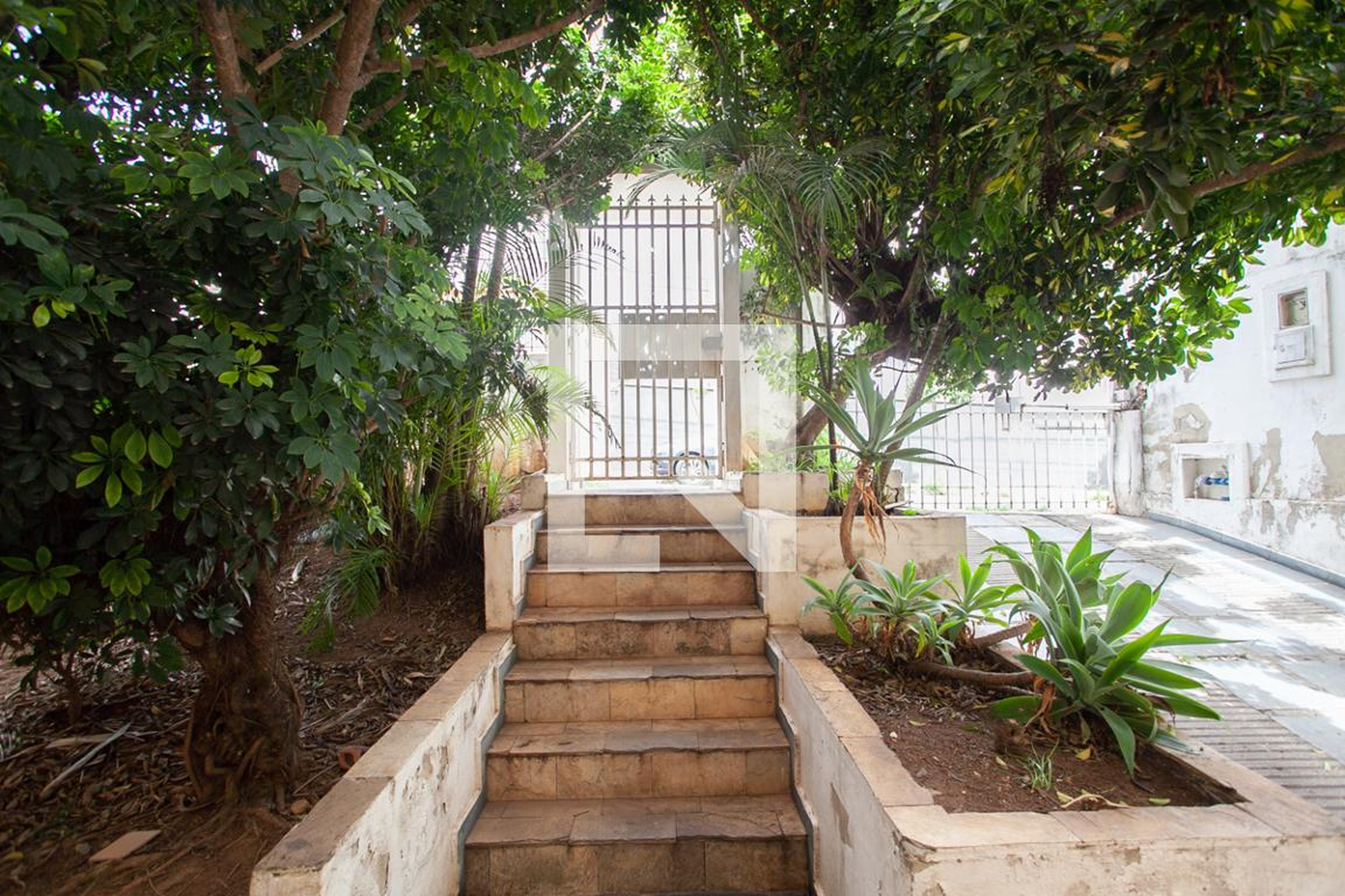 Entrada do prédio - null