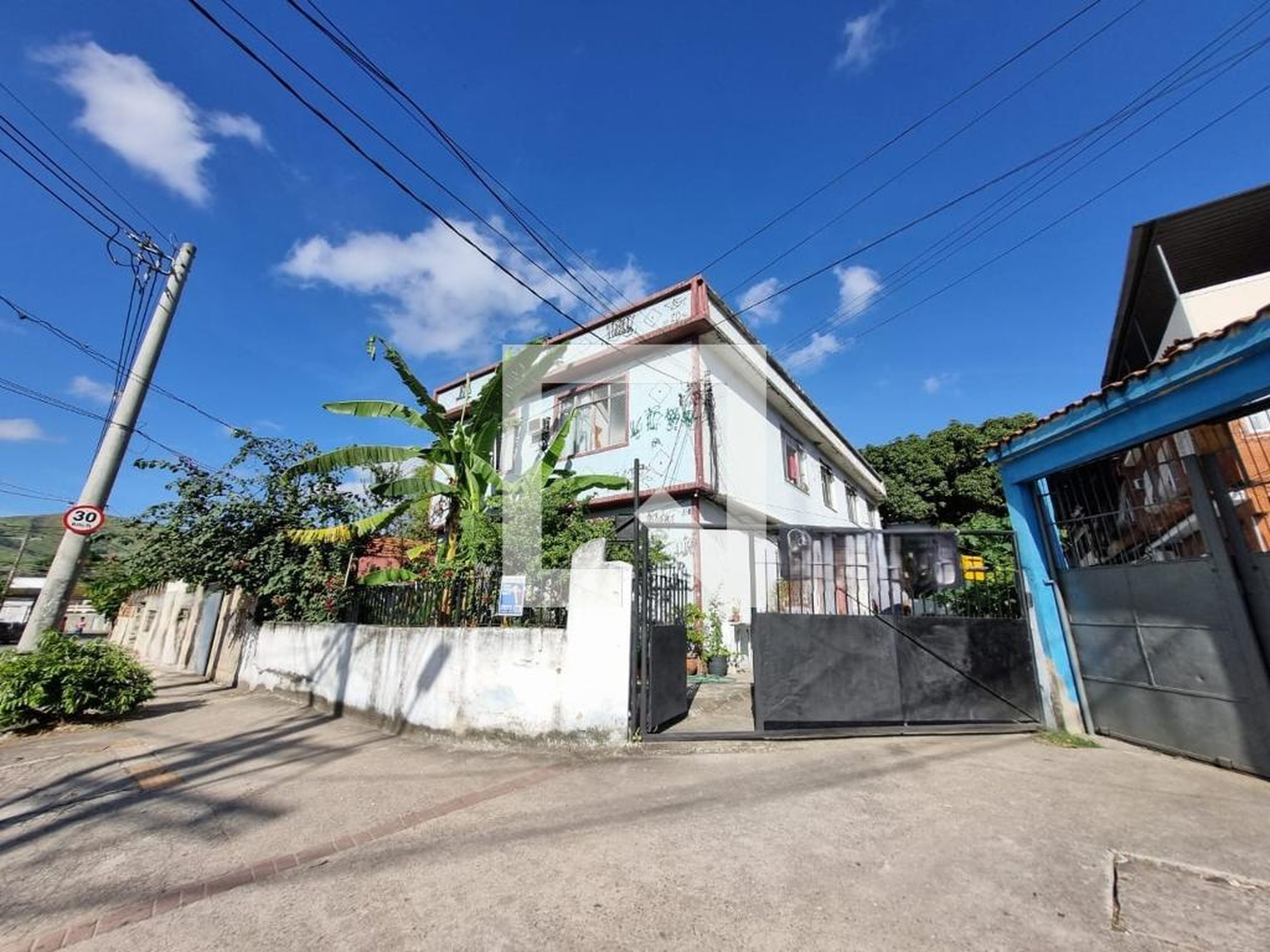 Fachada Condomínio em Rua Francisco Valle, 23