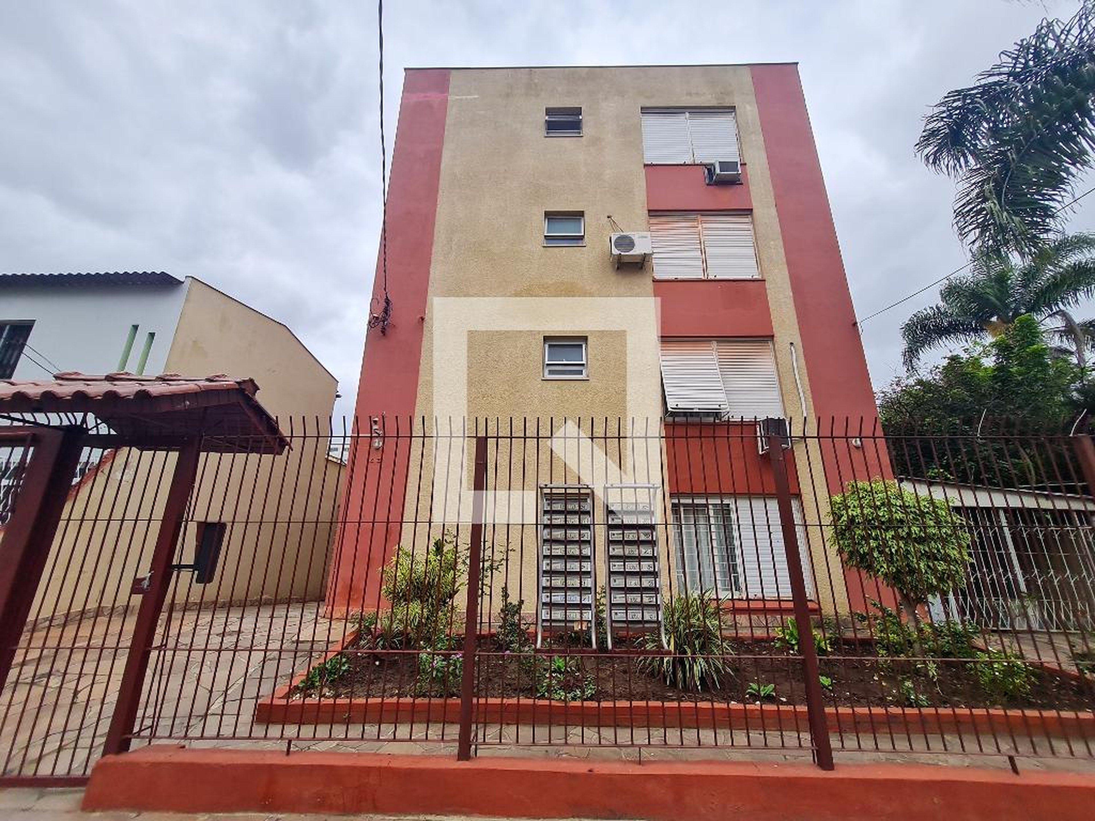 Fachada Condomínio em Rua Sorocaba, 43