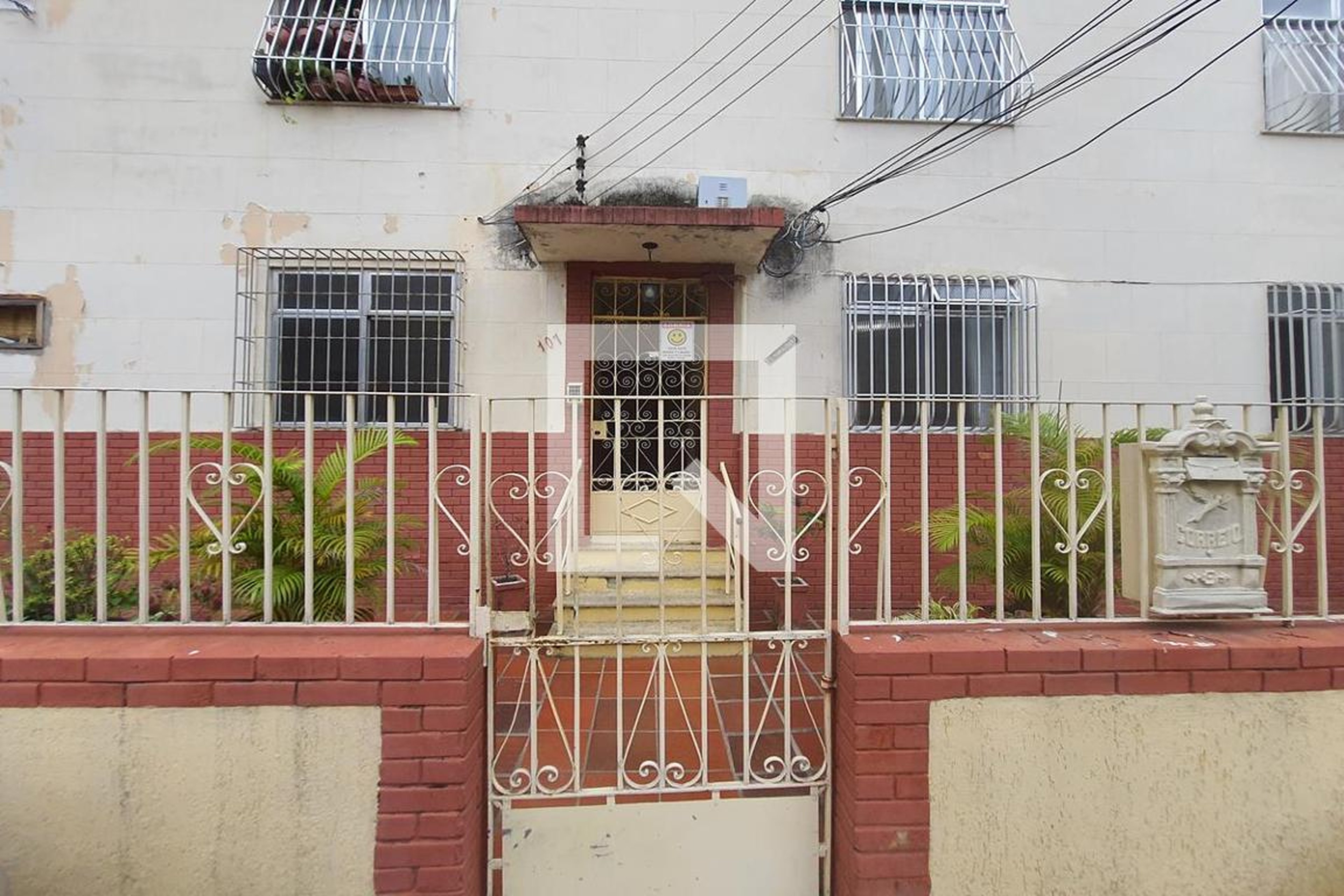 Fachada do Prédio Condomínio em Rua Doutor Miguel Viêira Ferreira, 107