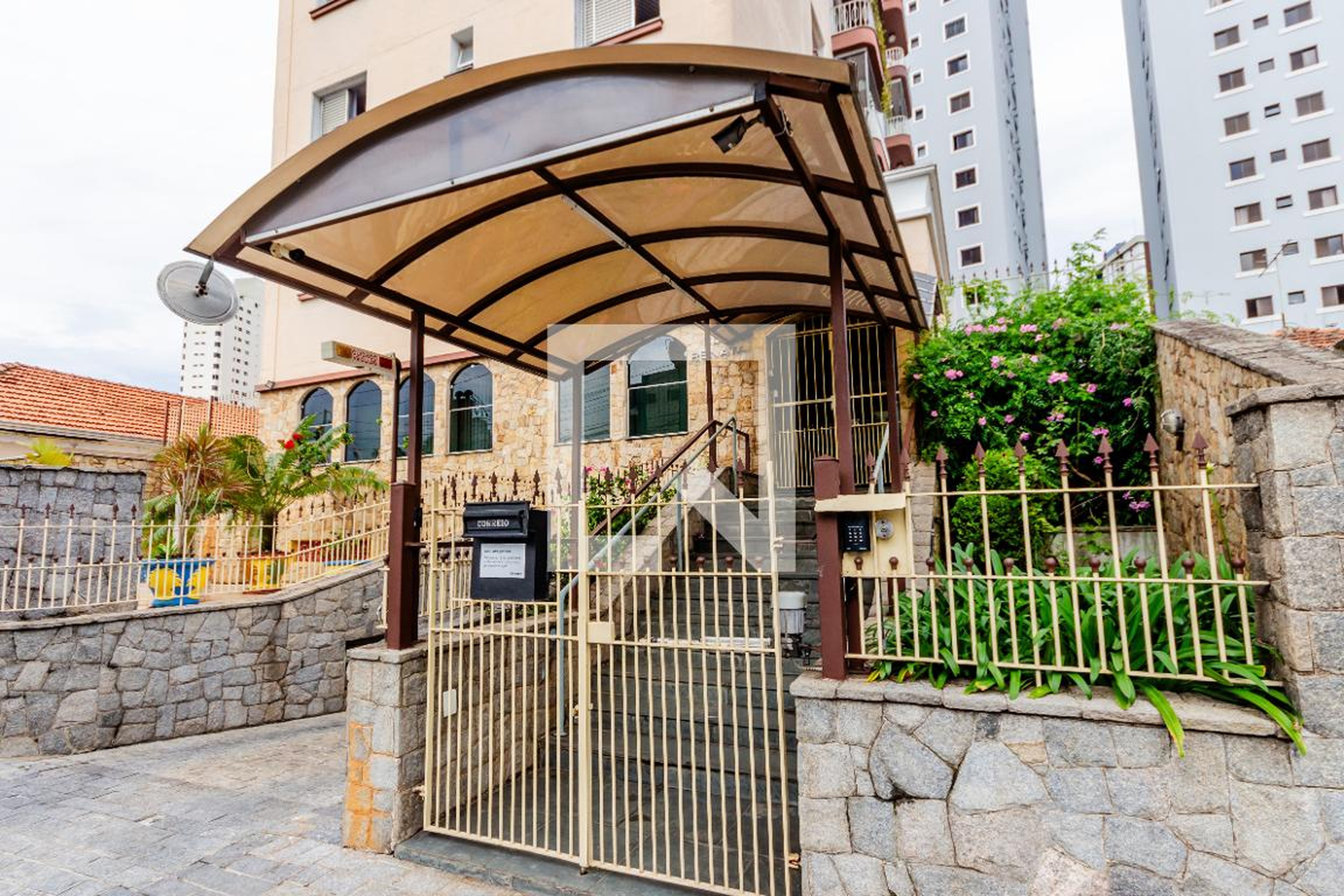 Fachada Condomínio em Rua Silva Jardim, 210